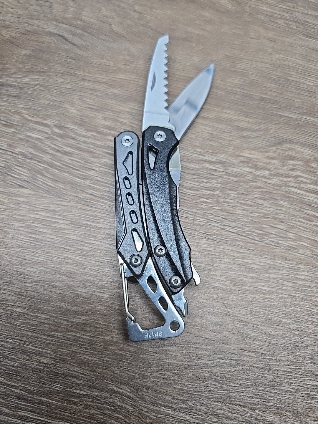True Utility TU180F Seven Multi-Tool Saw Knife Wire Cutters Pliers Screwdriver..