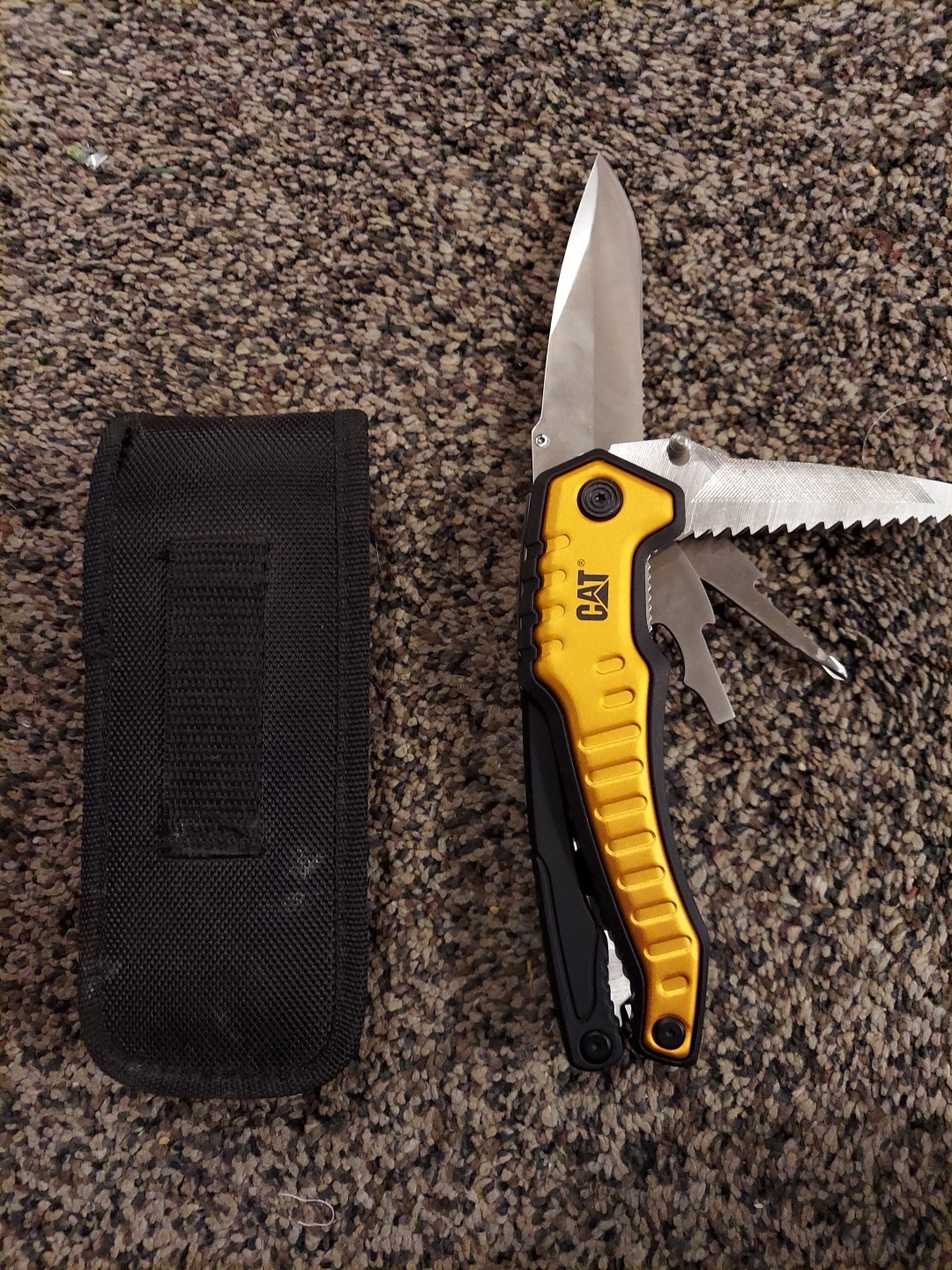 CAT XL 9-in-1 Multi-Tool Set, Stainless Steel Tools with Pouch USED