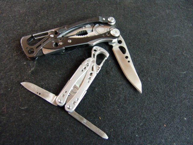 LEATHERMAN SKELETOOL CX-MULTI TOOL & RETIRED STYLE CS-EXCELLENT-LOT 2