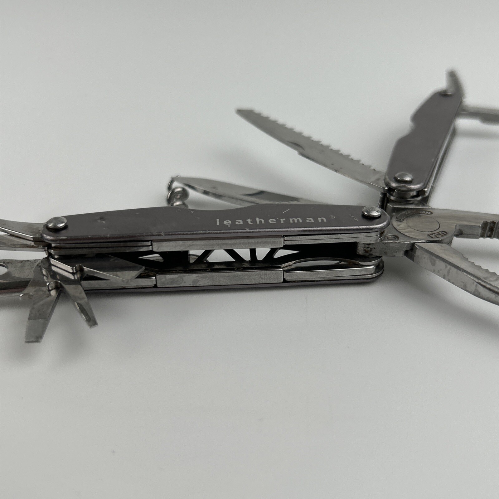 Leatherman Juice CS4 Gray Multitool EDC Fishing Camping Hunting Survival 15 Tool