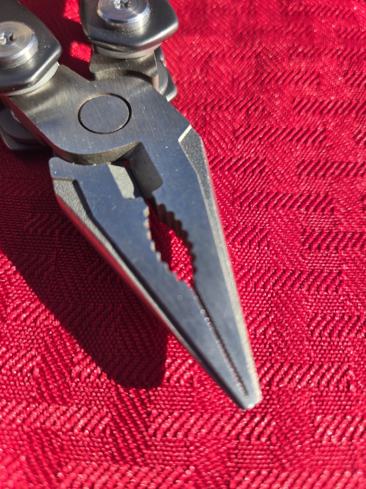 GERBER Suspension w/sheath looks and feels brand new Never Used