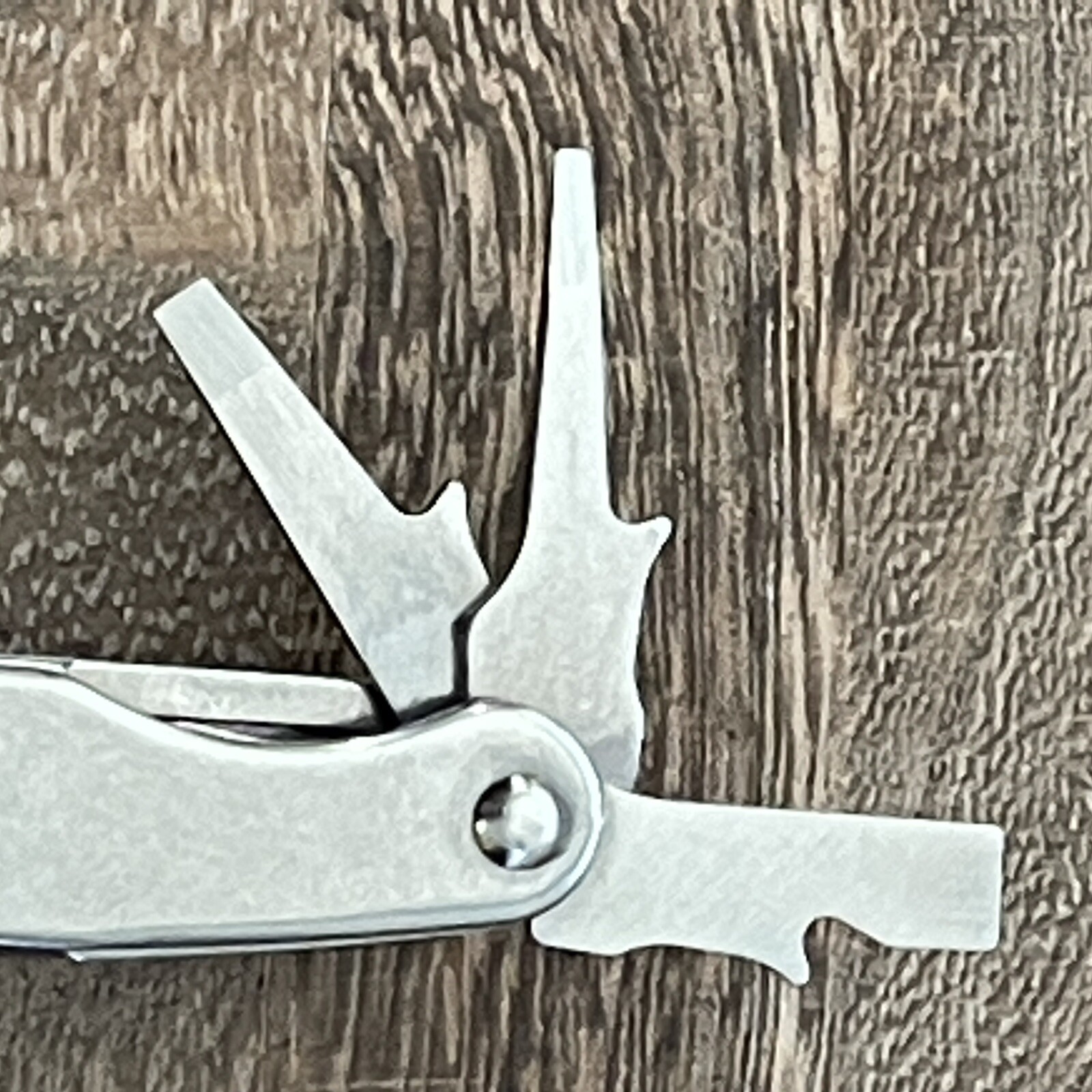 Leatherman Juice C2 Granite Grey multitool w/premium nylon sheath. Discontinued