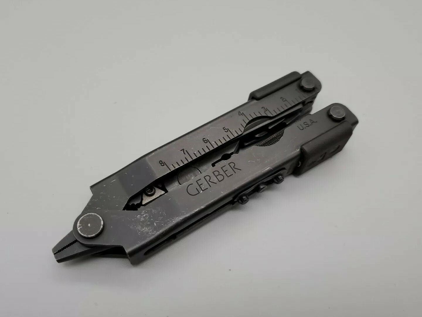 Gerber Multiplier MP600 Multi-Tool Black Needle Nose Pliers Carbide Cutters