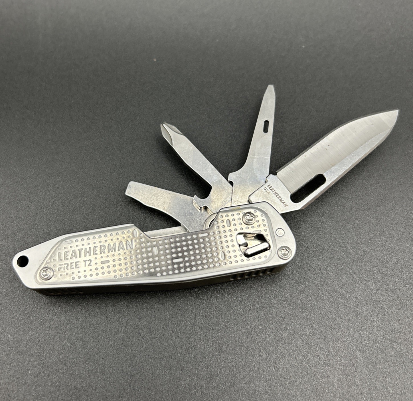 Leatherman Free T2 Multi-Tool Stainless Steel Straight Edge Silver MC-131