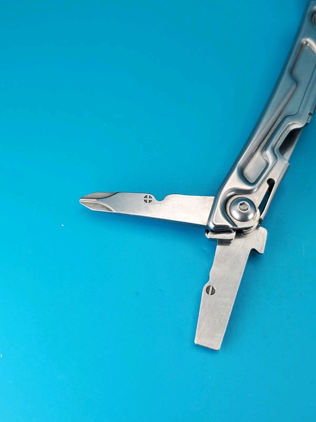 Leatherman Rev 3.8″ Multi-Tool, Stainless! *DUNCAN AVIATION*