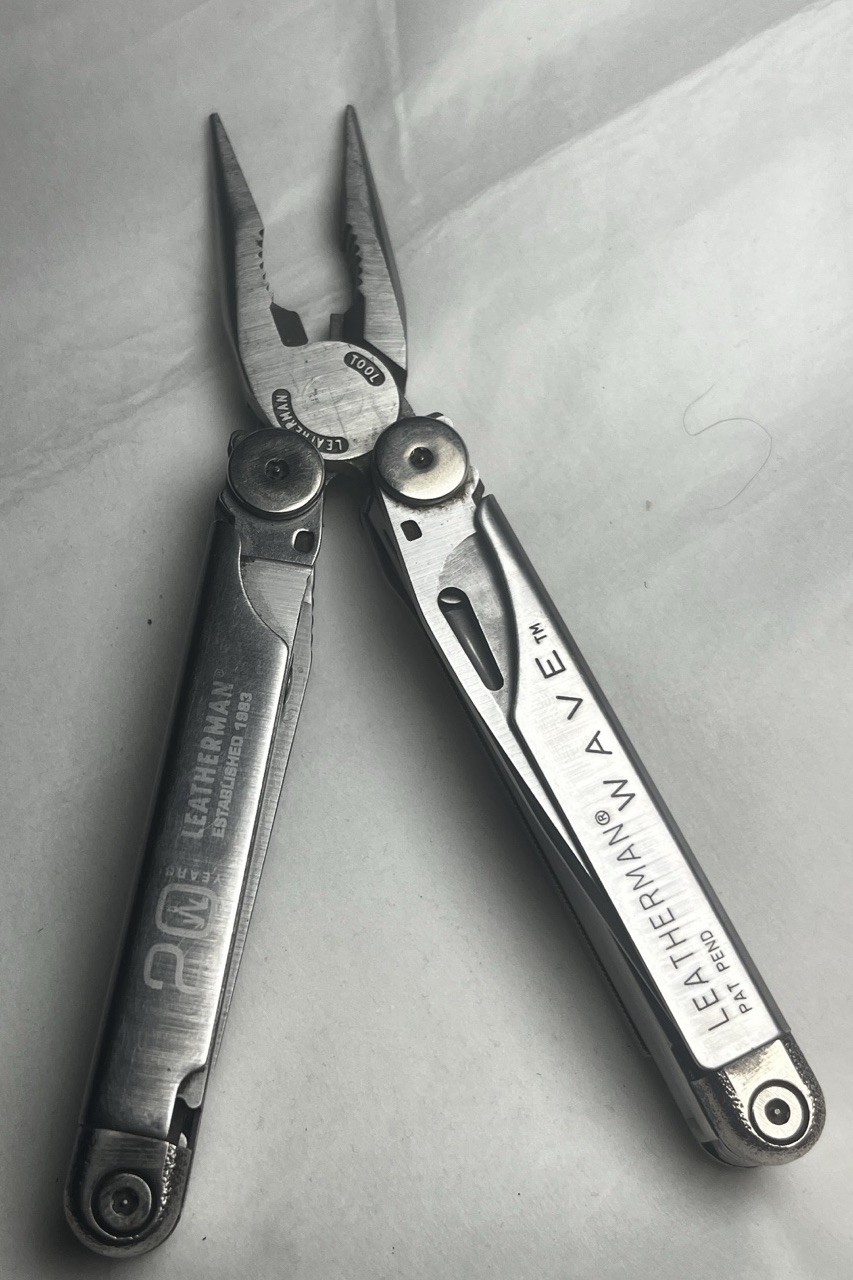 Leatherman Wave Original 20th Anniversary Limited Edition Silver Locking Blade