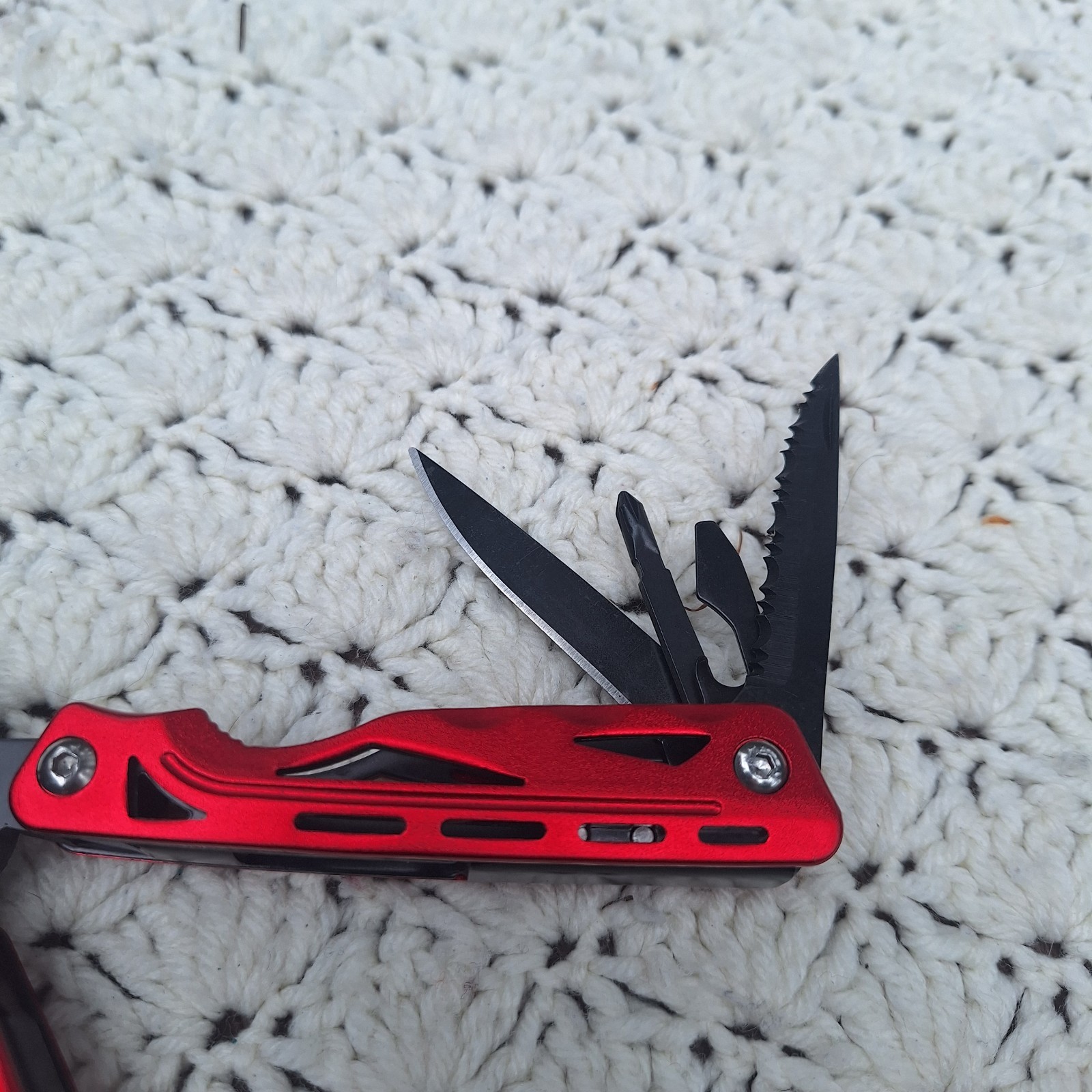 Snap On Stainless Steel Red Pocket Multi-Tool 9-in-1 w/ Case Sheath