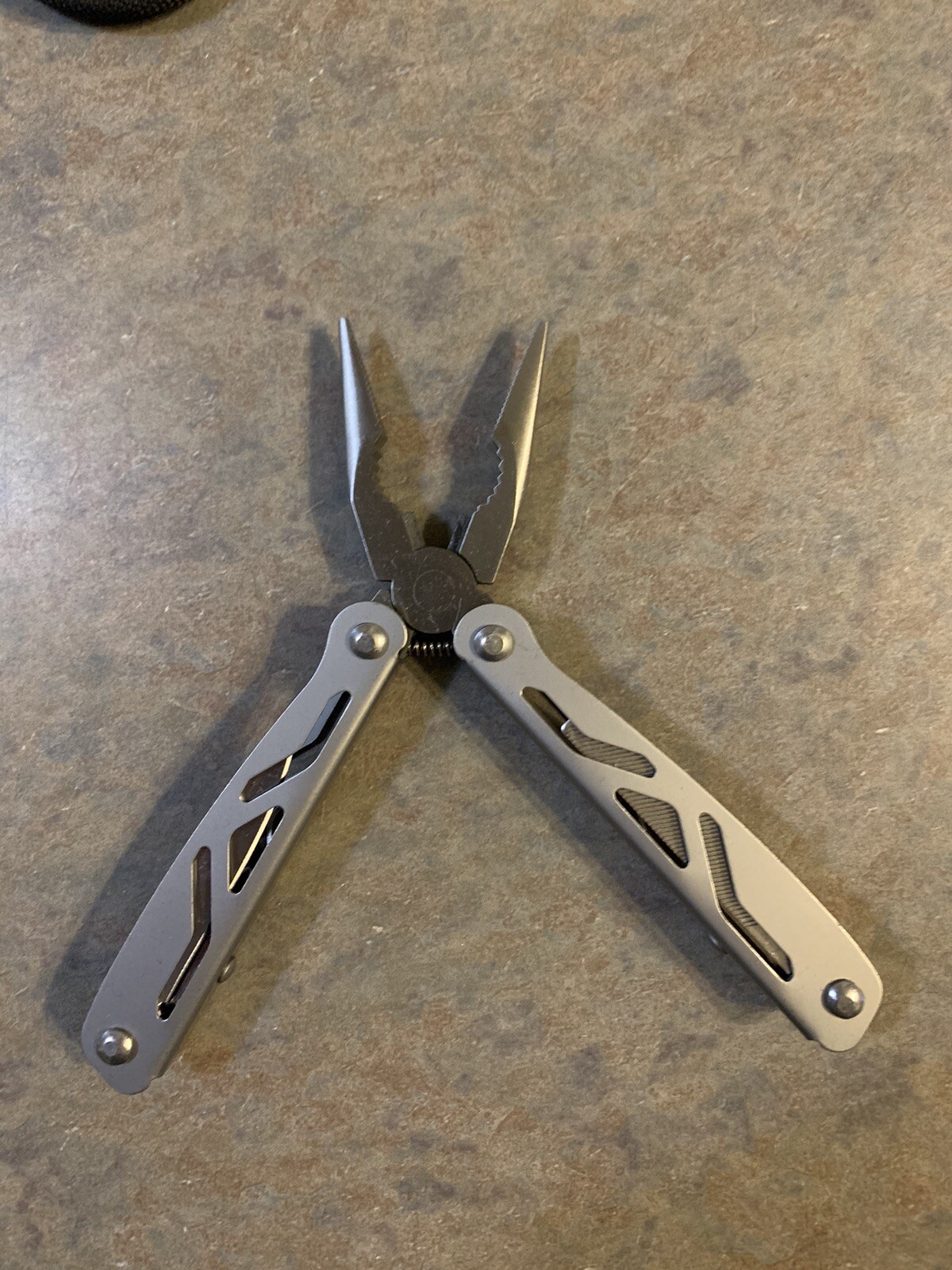 OZARK TRAIL OUTDOOR EQUIPMENT MULTI-TOOL WITH SHEATH NEVER USED