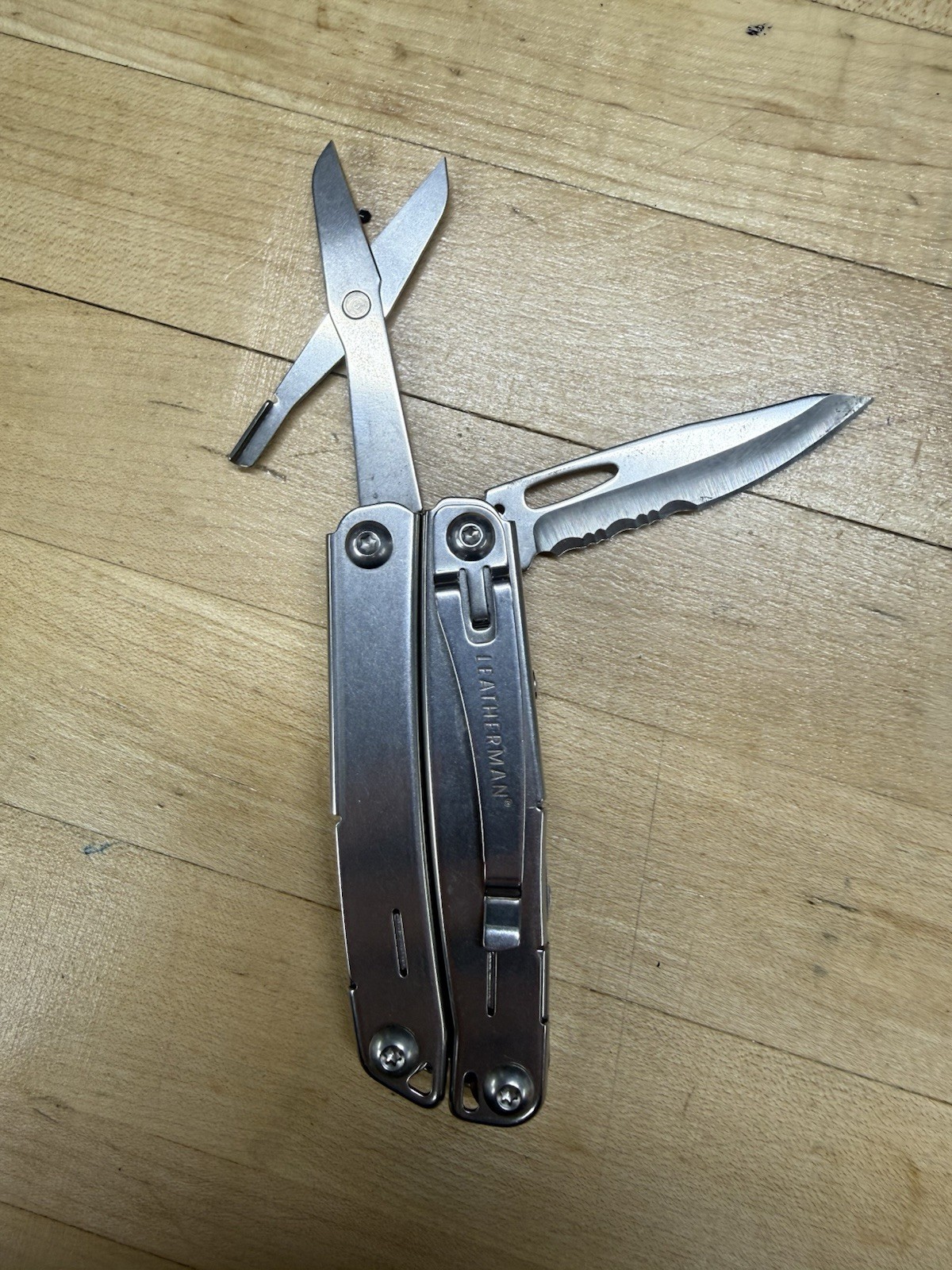Leatherman Wingman With Clip & Carry Carbon Fiber Sheath
