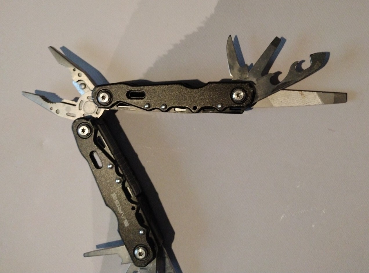 Sarge 10 In 1 Black Zytel Stainless Steel Multi Tools in Great Condition