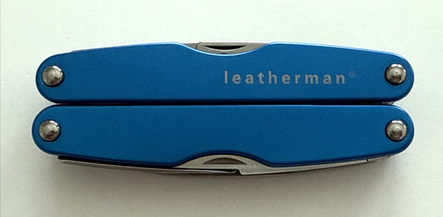 Leatherman Juice CS4 Multi-Tool Blue USA
