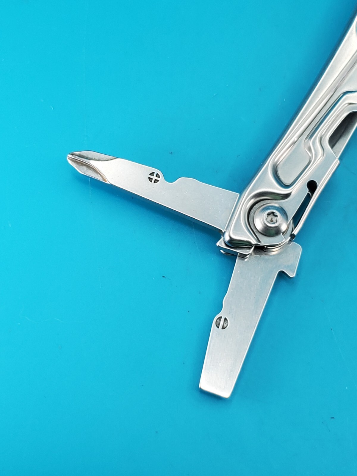 Leatherman Rev 3.8″ Multi-Tool, Stainless!