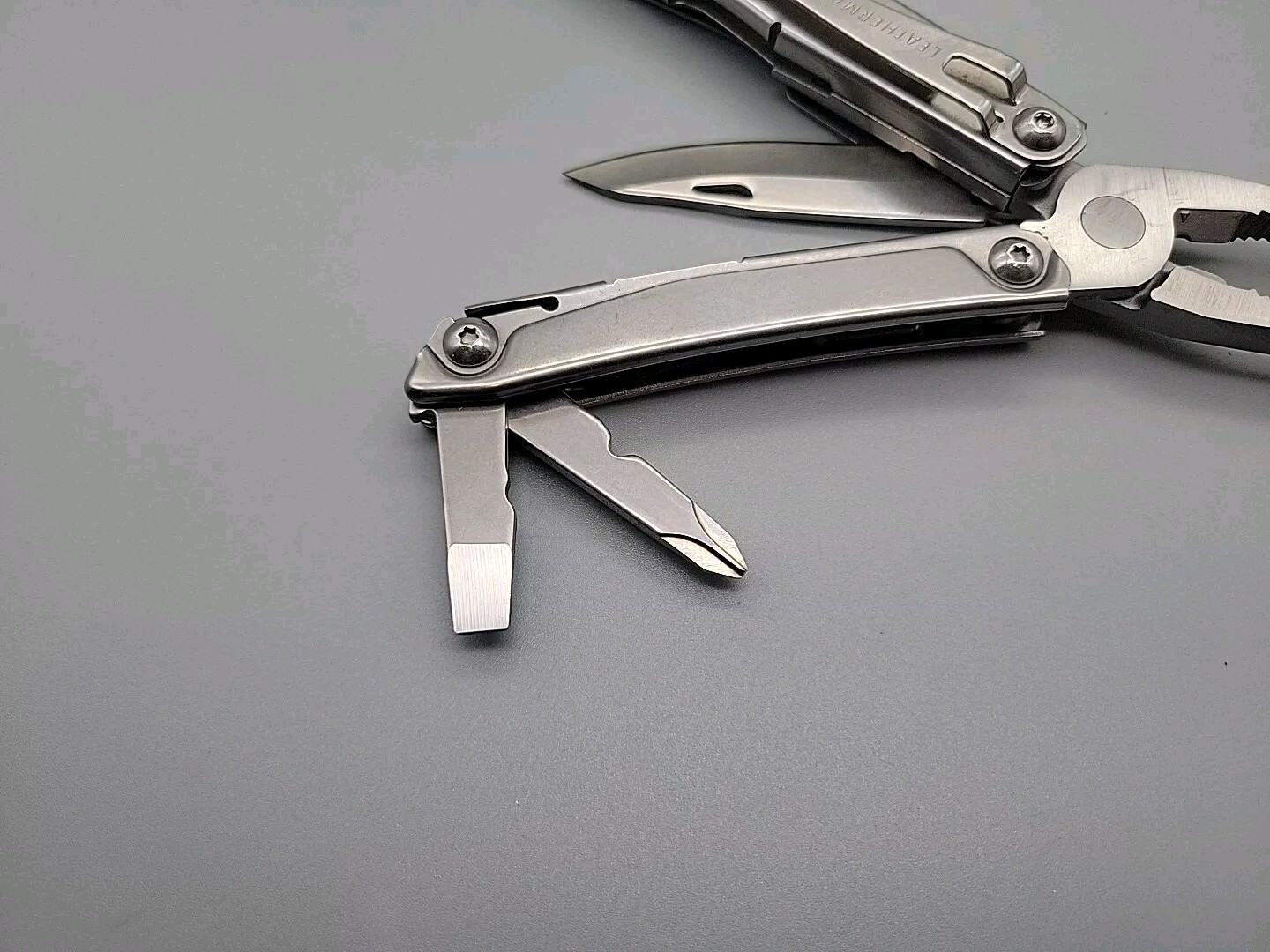 Leatherman Rev Multi-Tool – Pliers, Knife, Screwdrivers, Can Opener, File