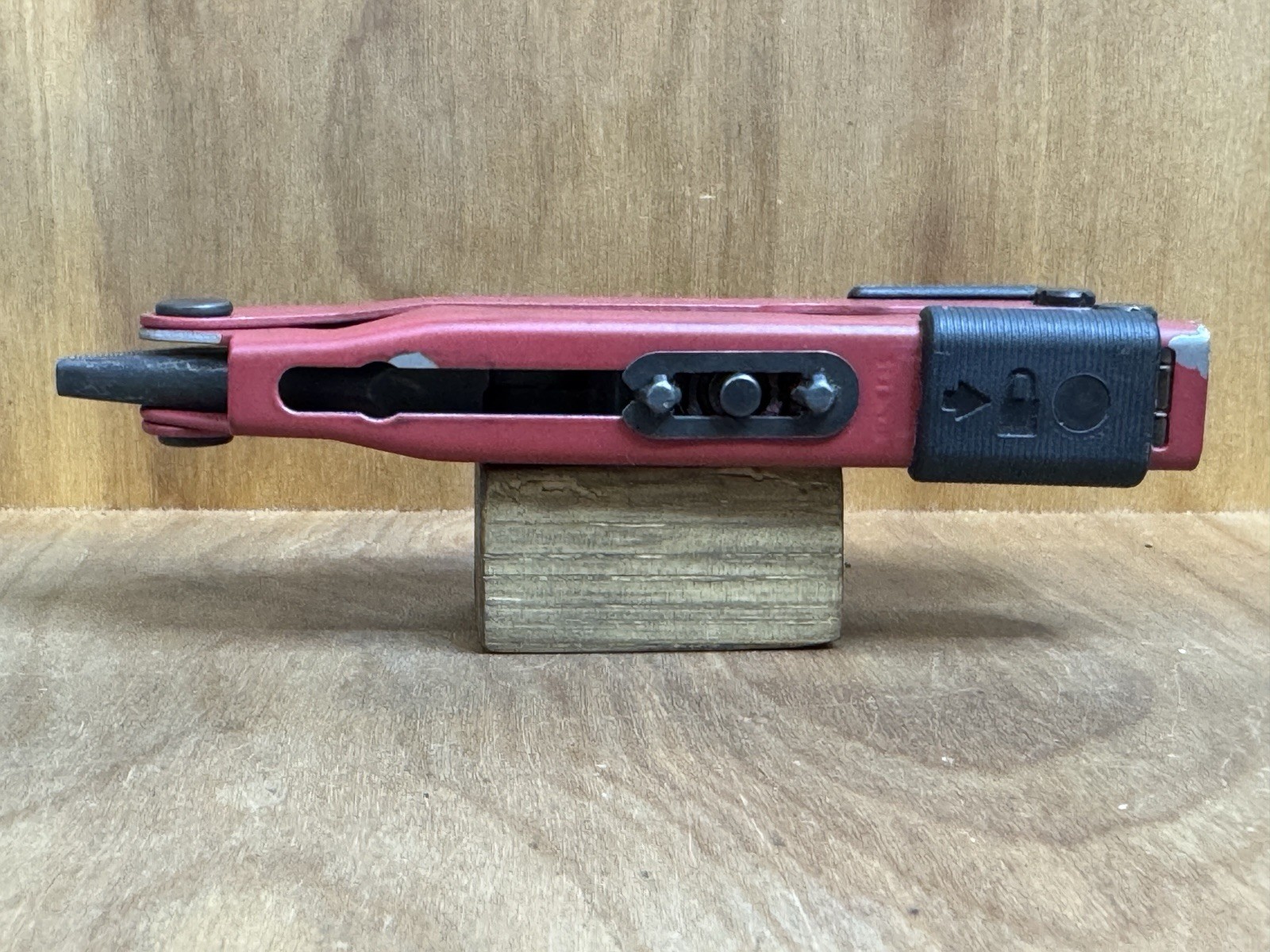 Rare Gerber Custom 600 Pro Scout RED w/Sheath USA Limited Edition EXCELLENT!