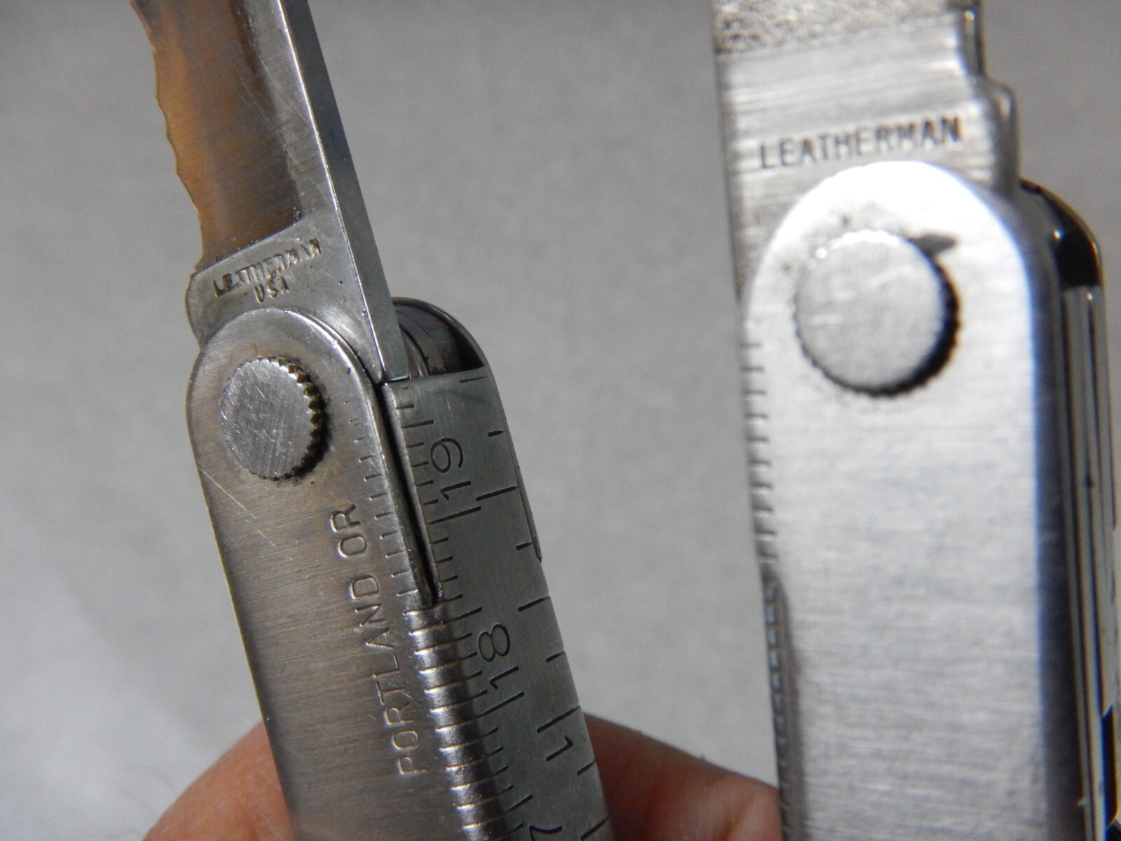 unusual Vintage Leatherman Super Tool – 1998 – 1 SERRATED Blade, Scissors