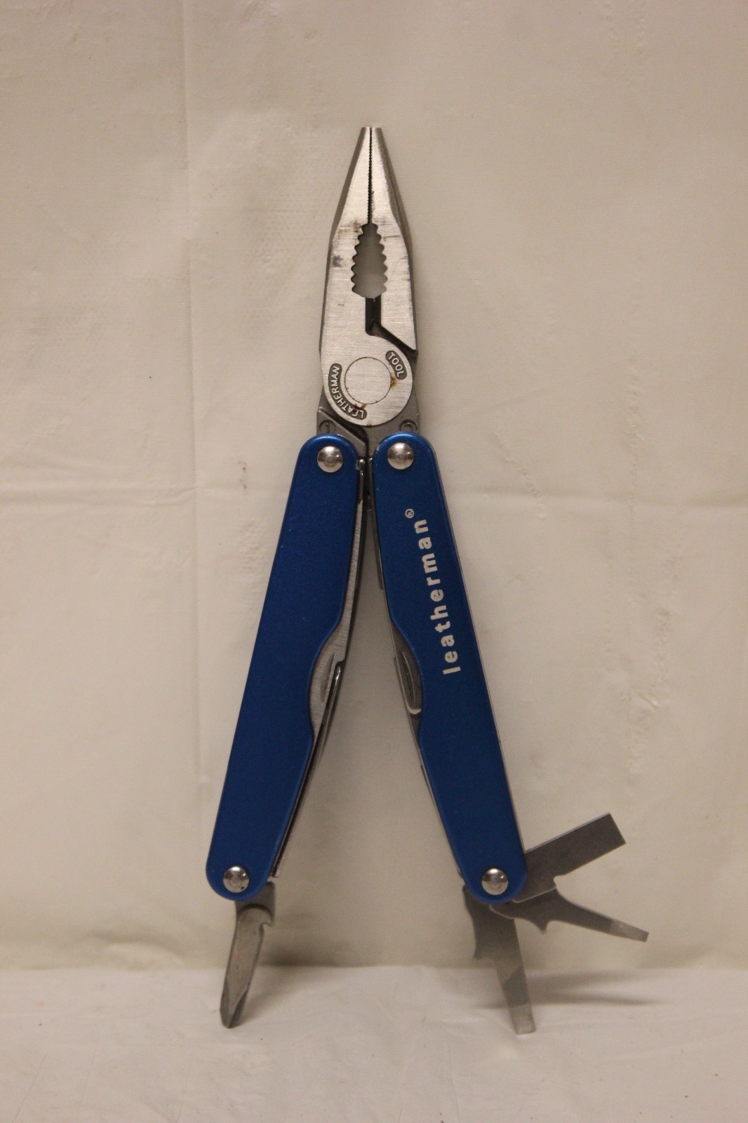 Leatherman Juice CS4 Blue Retired Multi Tool Pliers Knife Great Condition J11