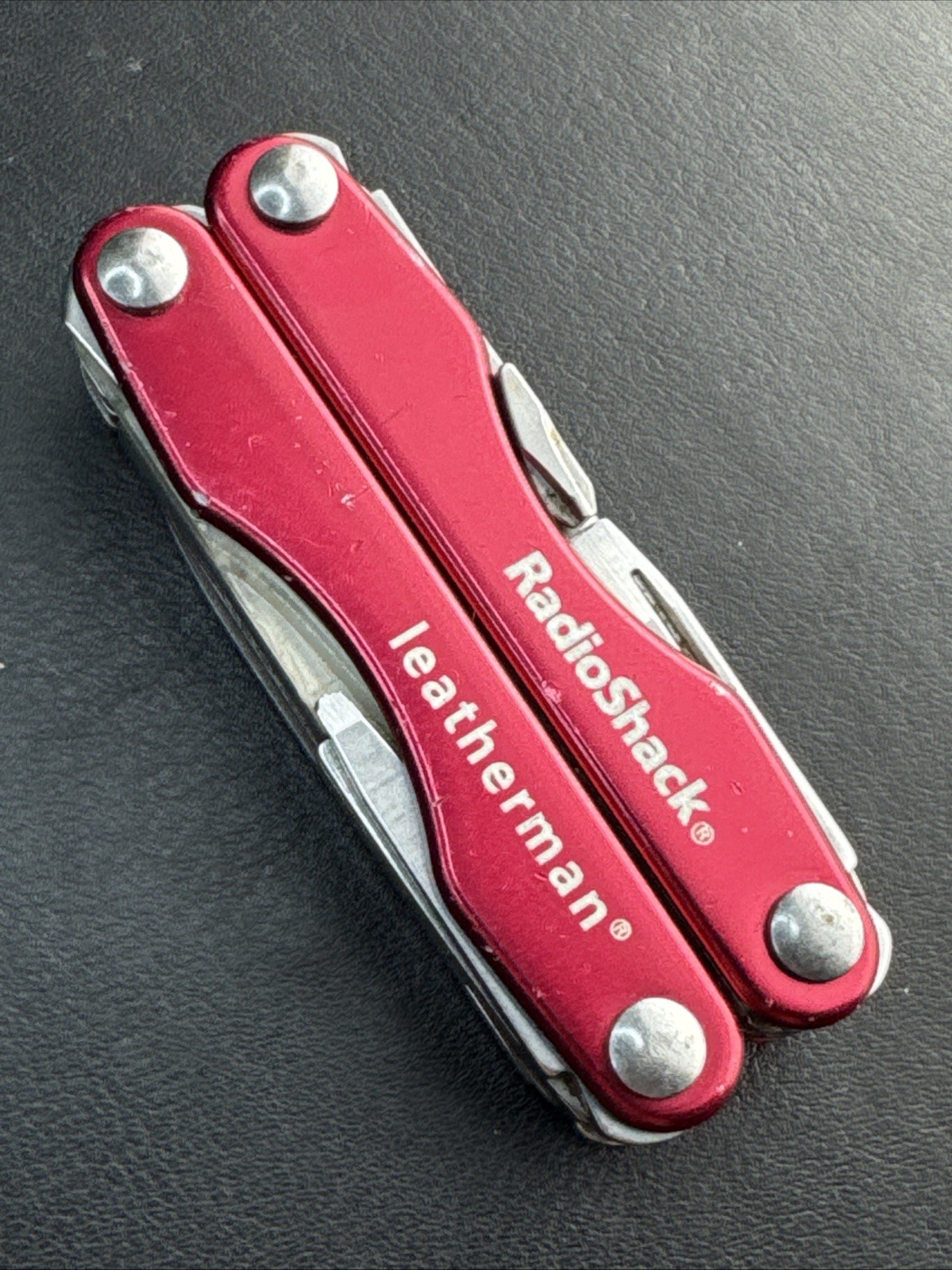 Leatherman Squirt E4 Multi-Tool w/Wire Strippers Radioshack 12517.1