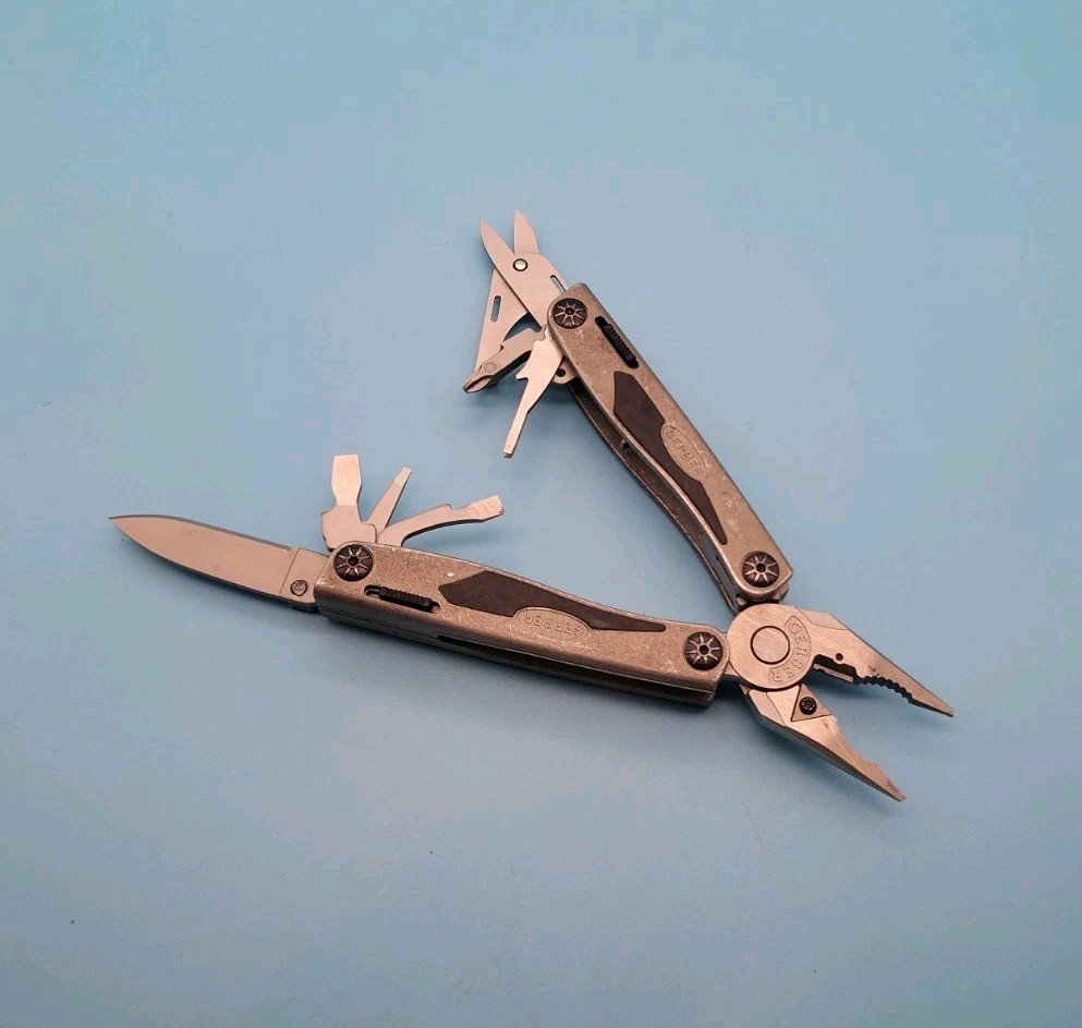 Gerber Urban Legend 700 Multi-Plier Multi Tool – Pliers, Scissors, Knife