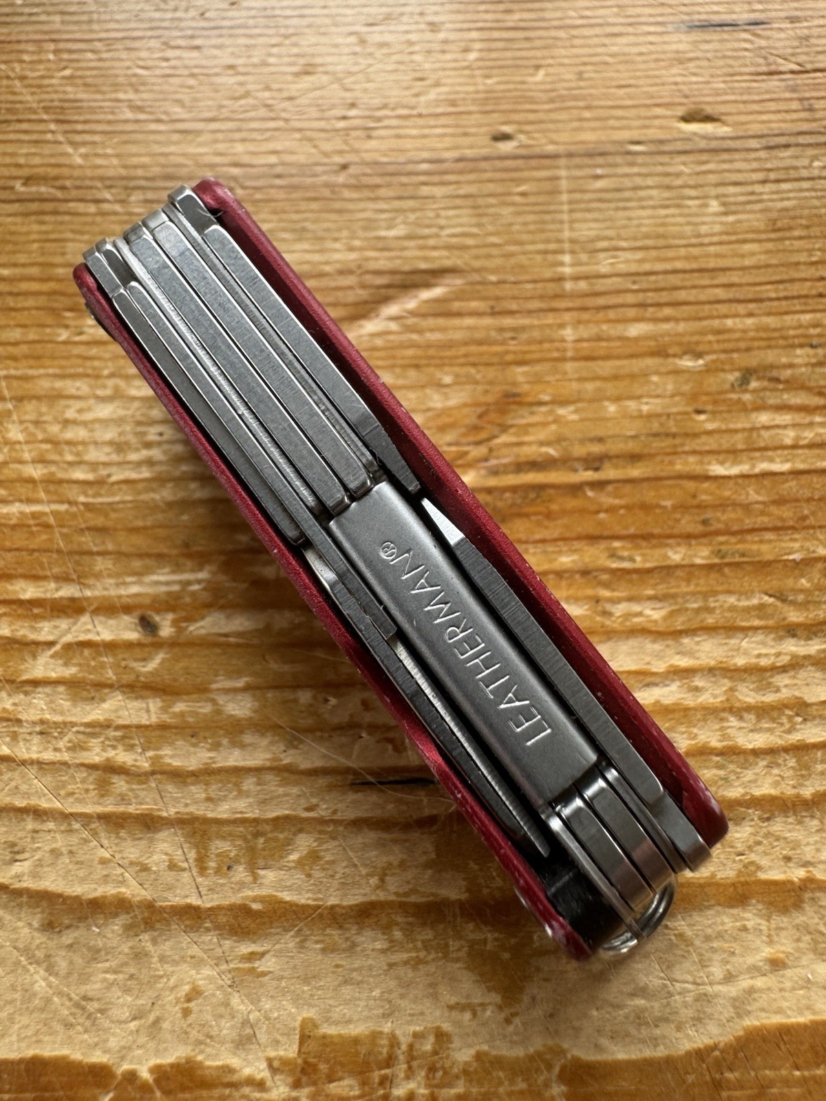 Leatherman SQUIRT PS4 Multi-Tool With Pliers Scissors Knife Red Discontinued