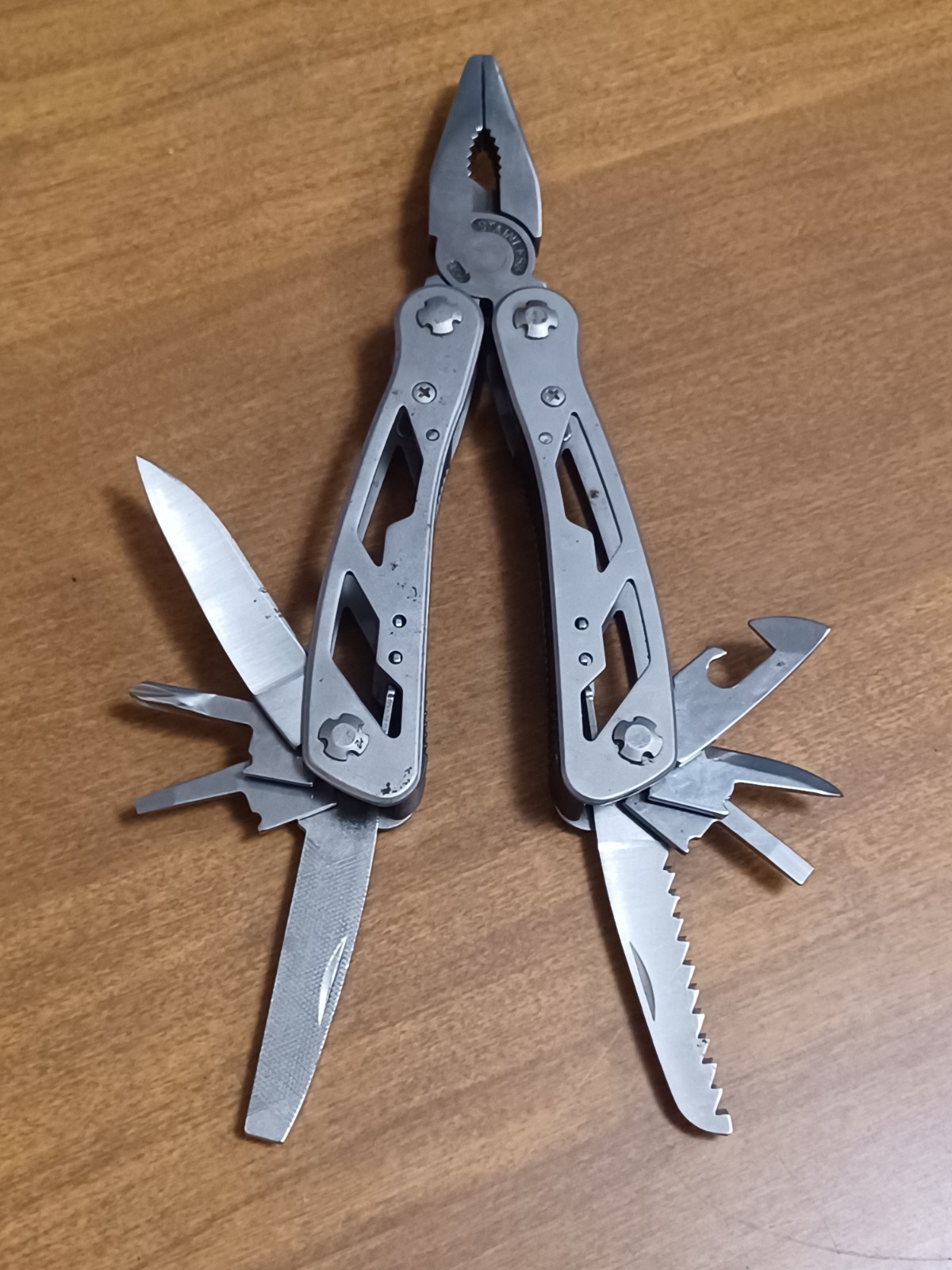 Stanley 2CR Multitool Stainless