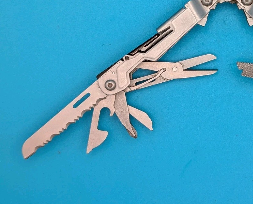 SOG PowerPint Tool Compact Lightweight Silver Multi-Tool!