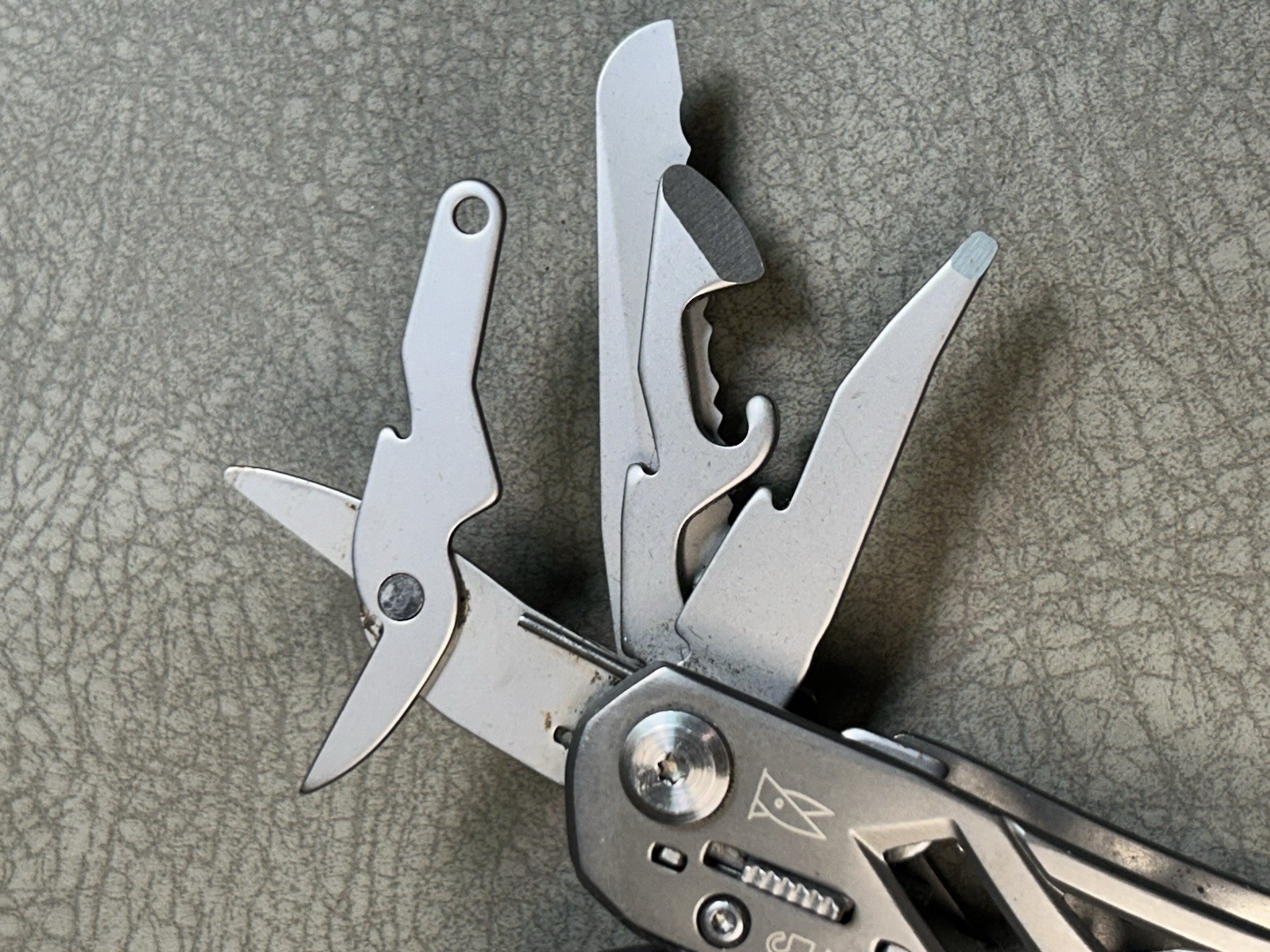 Gerber Suspension Multi Tool Pliers With Sheath