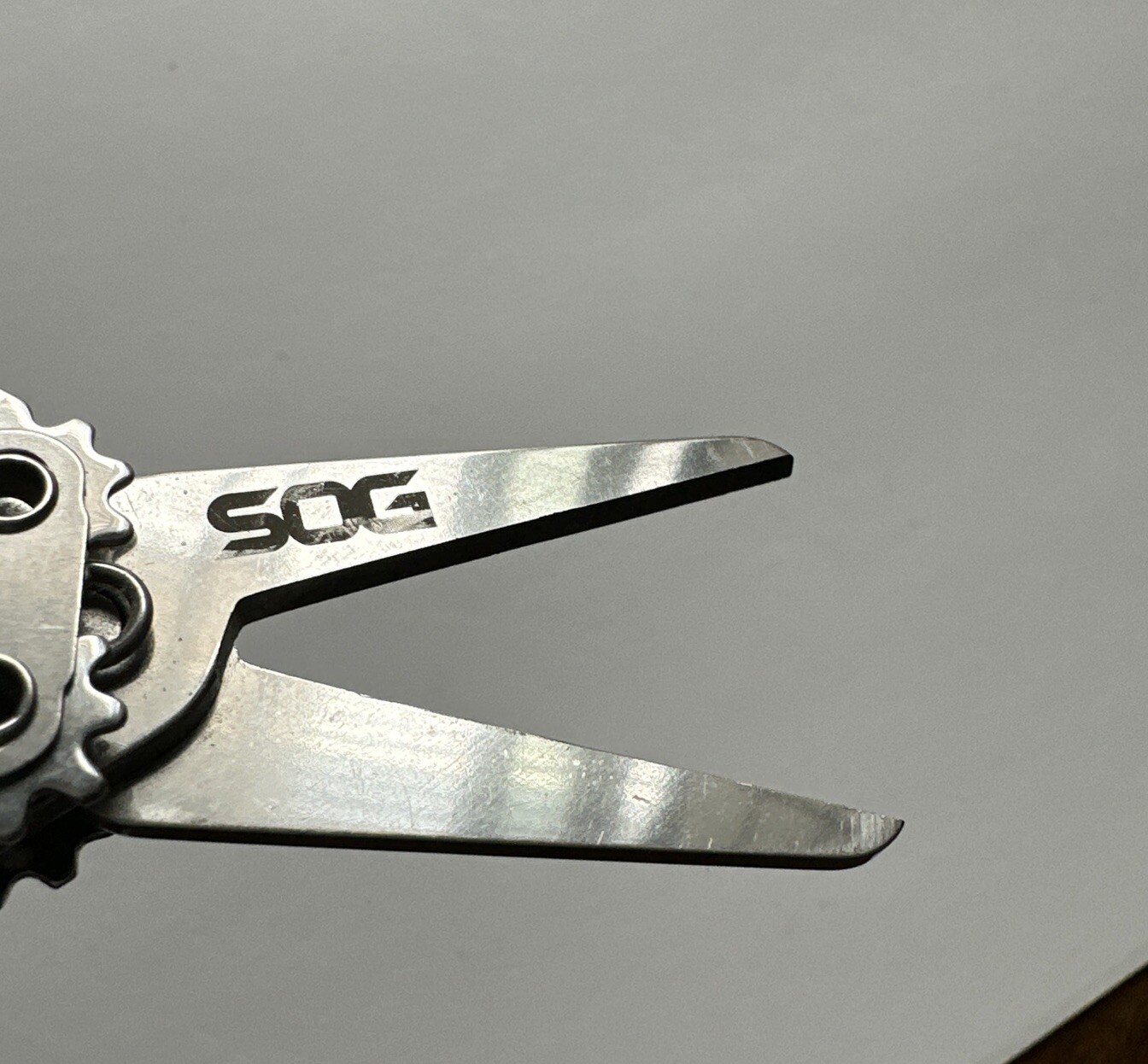 SOG Crosscut Multi Tool Scissors Knife File Tweezer Excellent Used Condition