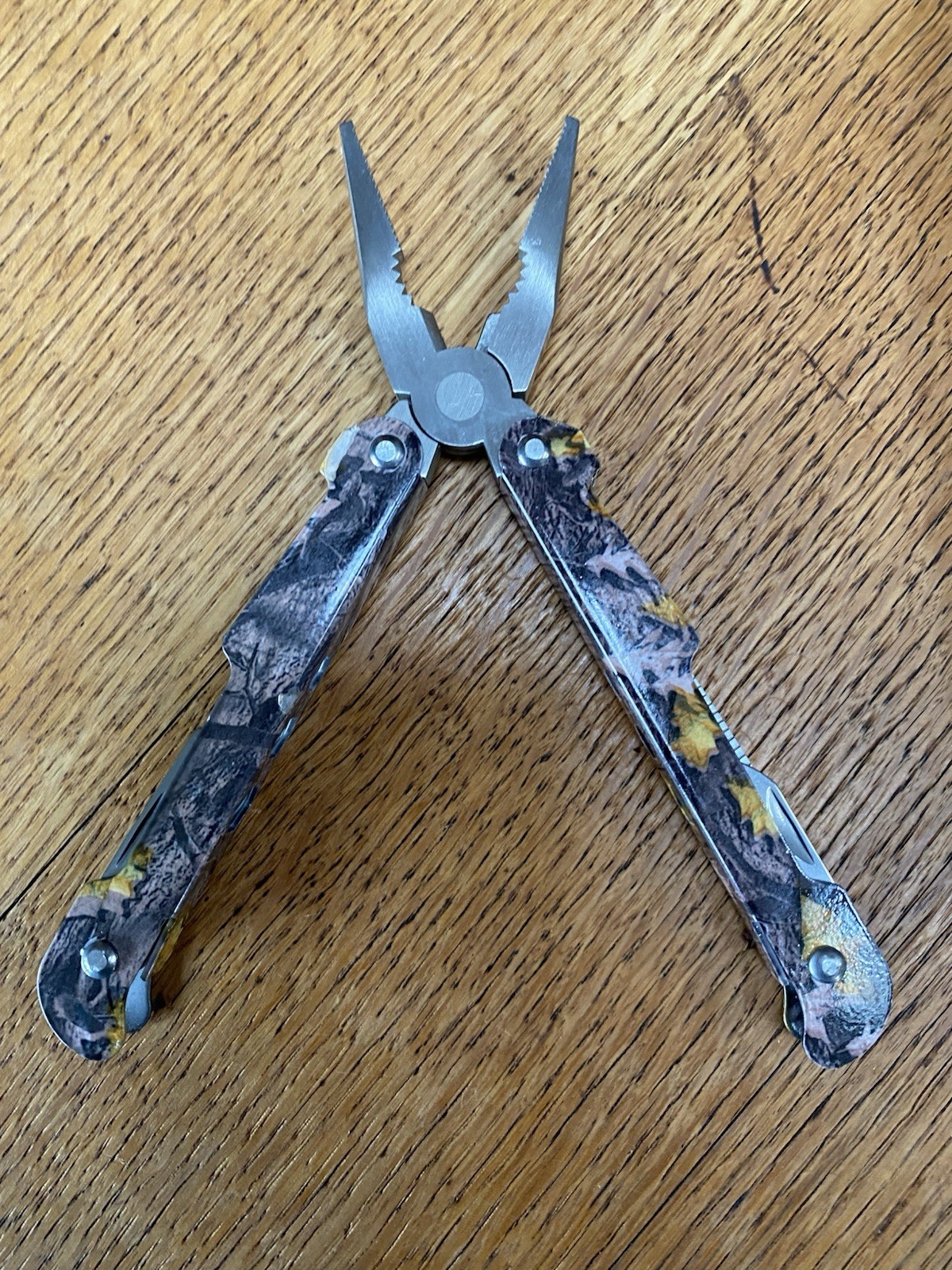 Totes Outdoor Multi-Tool With 4 Bits & Adapter Set 14 Function Camouflage