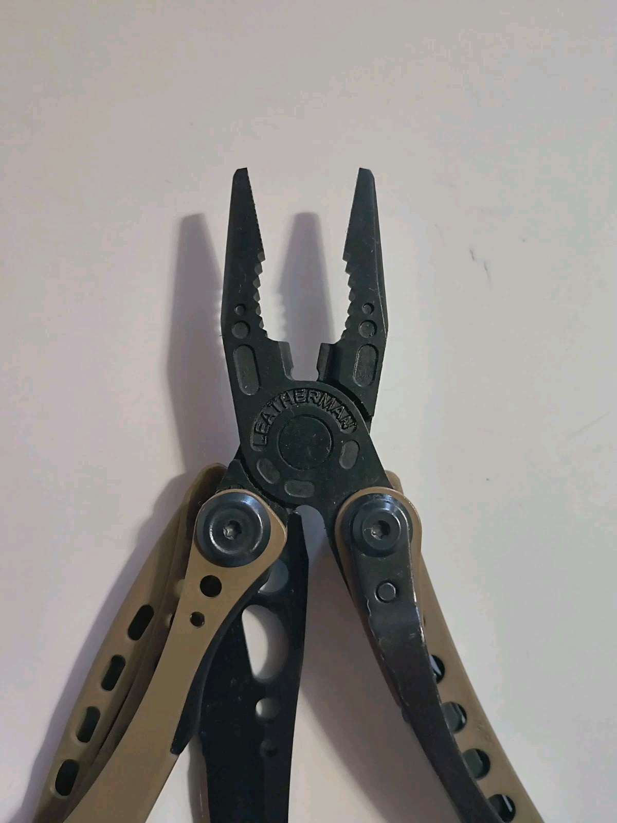 Leatherman Skeletool Coyote Tan multi tool Discontinued