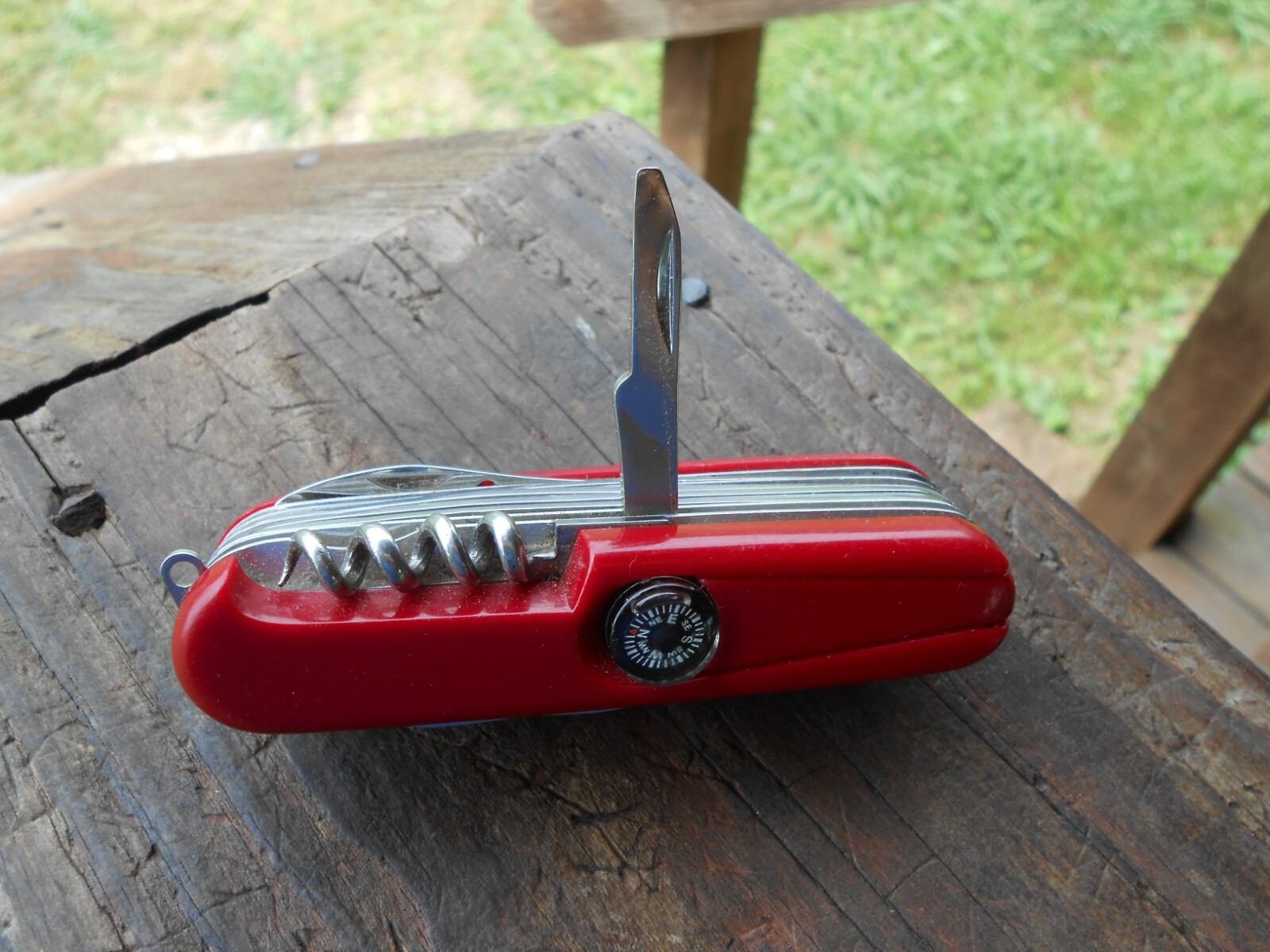 Survival Multi-Purpose Swiss-Type Modern Folding Knife