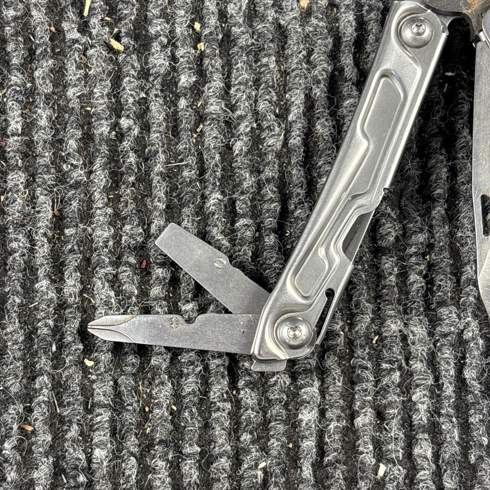 Leatherman Rev 3.8″ Multi-Tool, Stainless! USED (051)