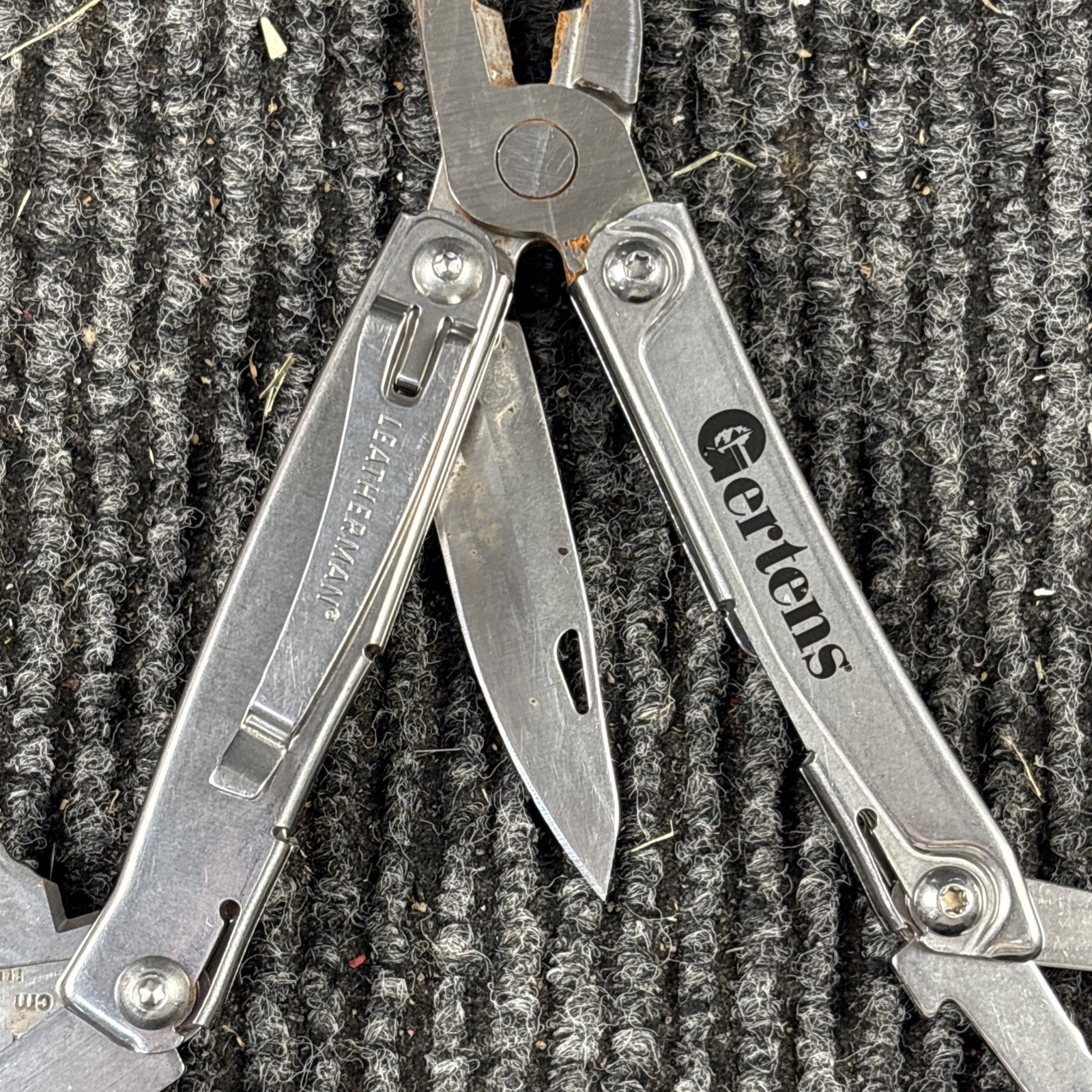 Leatherman Rev 3.8″ Multi-Tool, Stainless! USED (043)