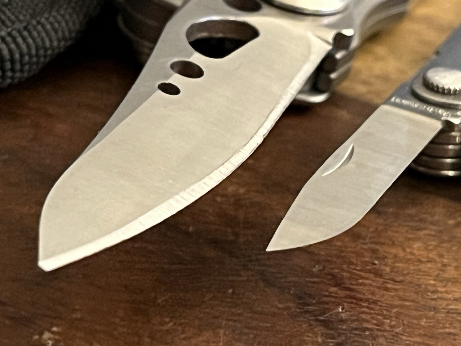 Leatherman Skeletool & MICRA MultiTools SUPER NICE! w/New Sheath