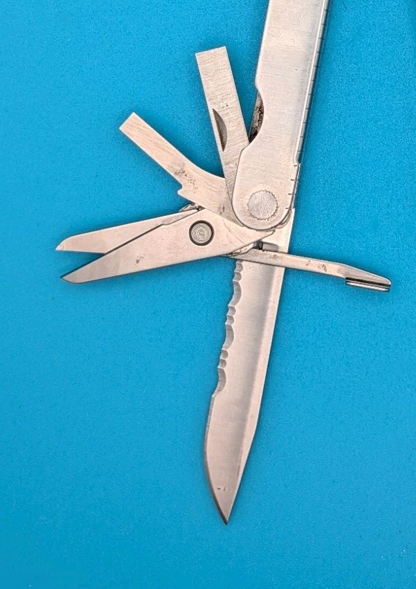 Leatherman PST 2 Multi Tool! 09/03 date stamp! Fast Shipping!