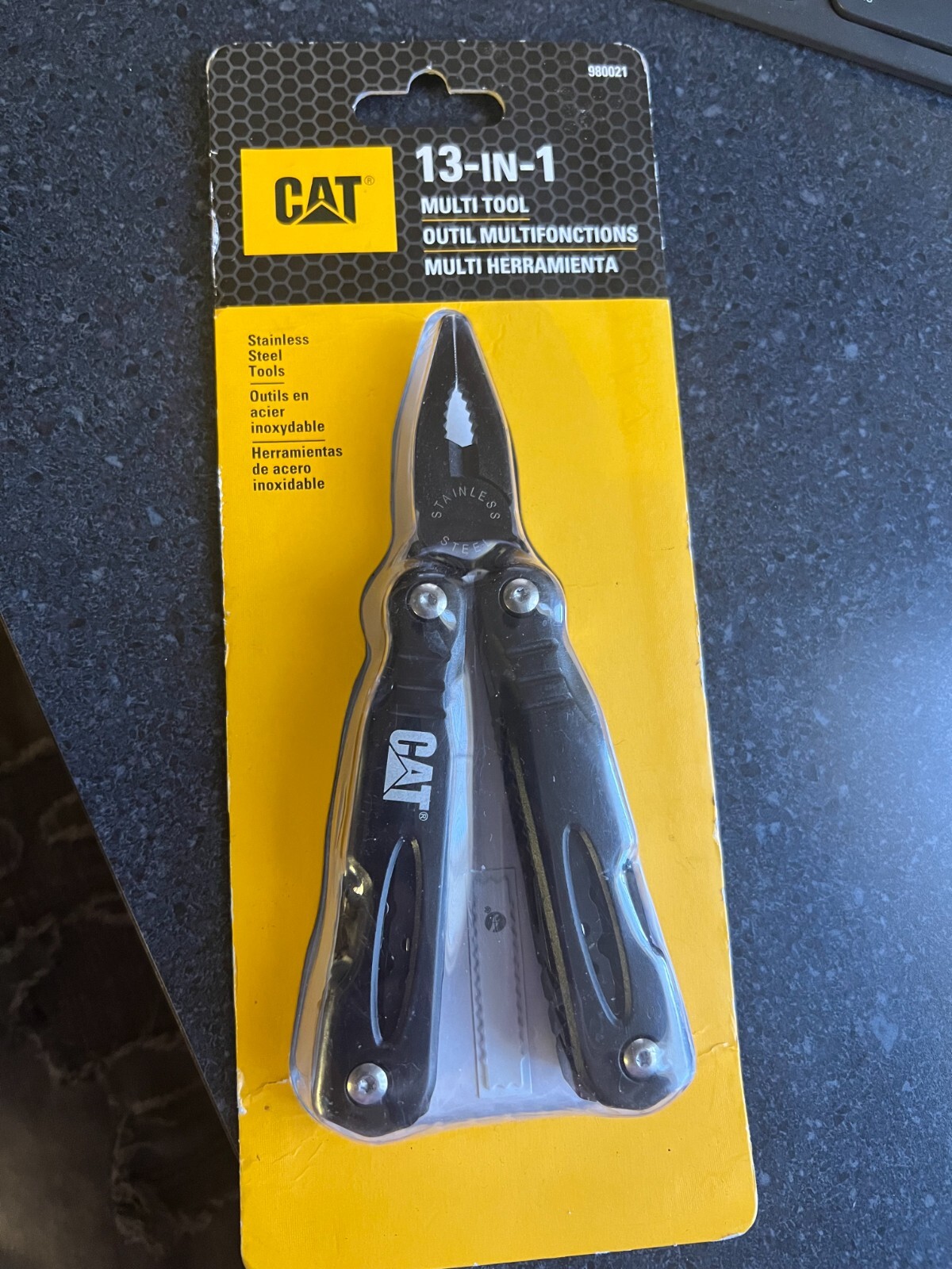 New Caterpillar Multi-Function Tool 13-in-1 CAT980021 4.25″ closed. 6.38″ overal
