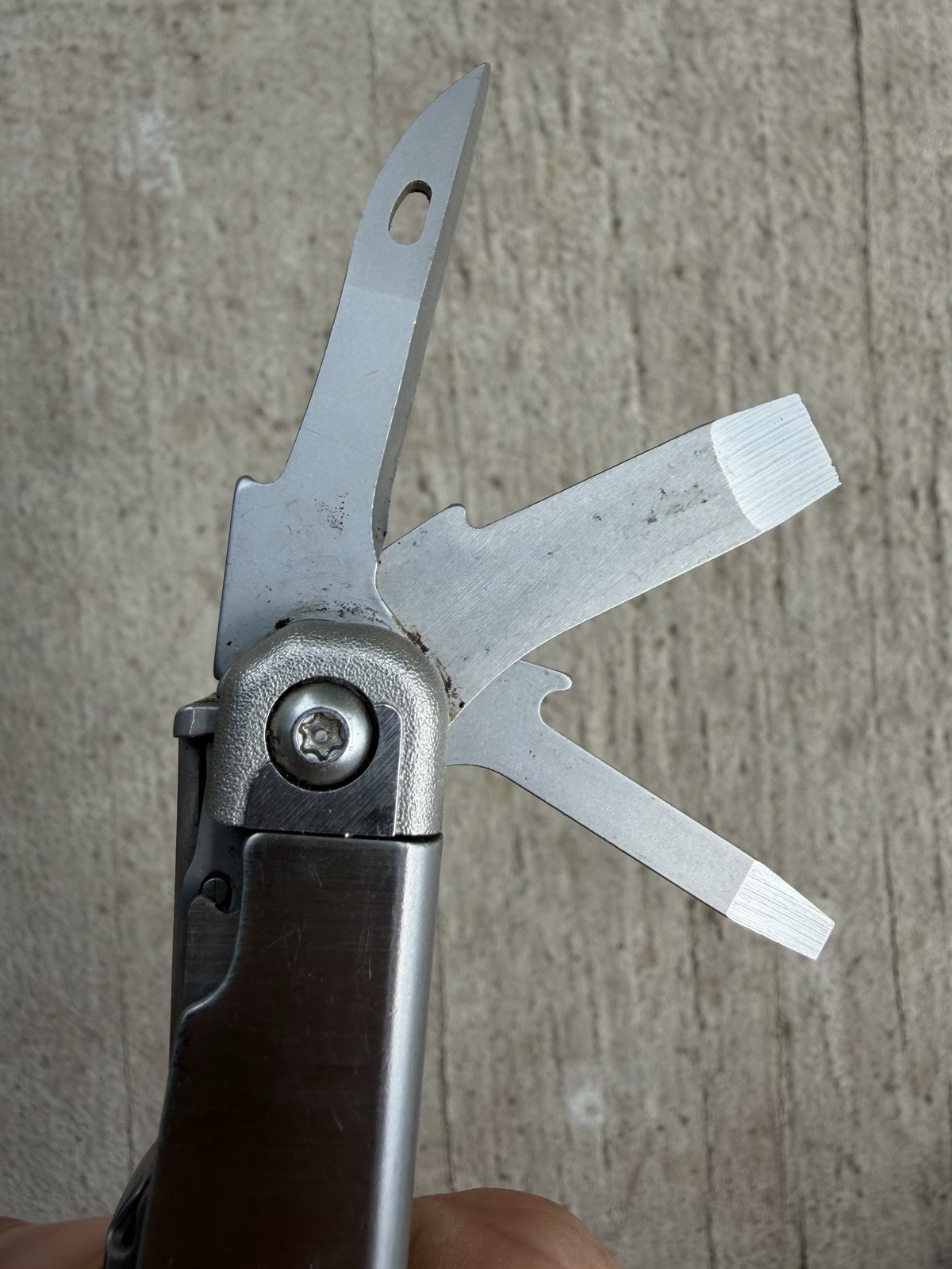 LEATHERMAN SURGE MULTI-TOOL IN BLACK NYLON SHEATH, EXCELLENT OVERALL USED!