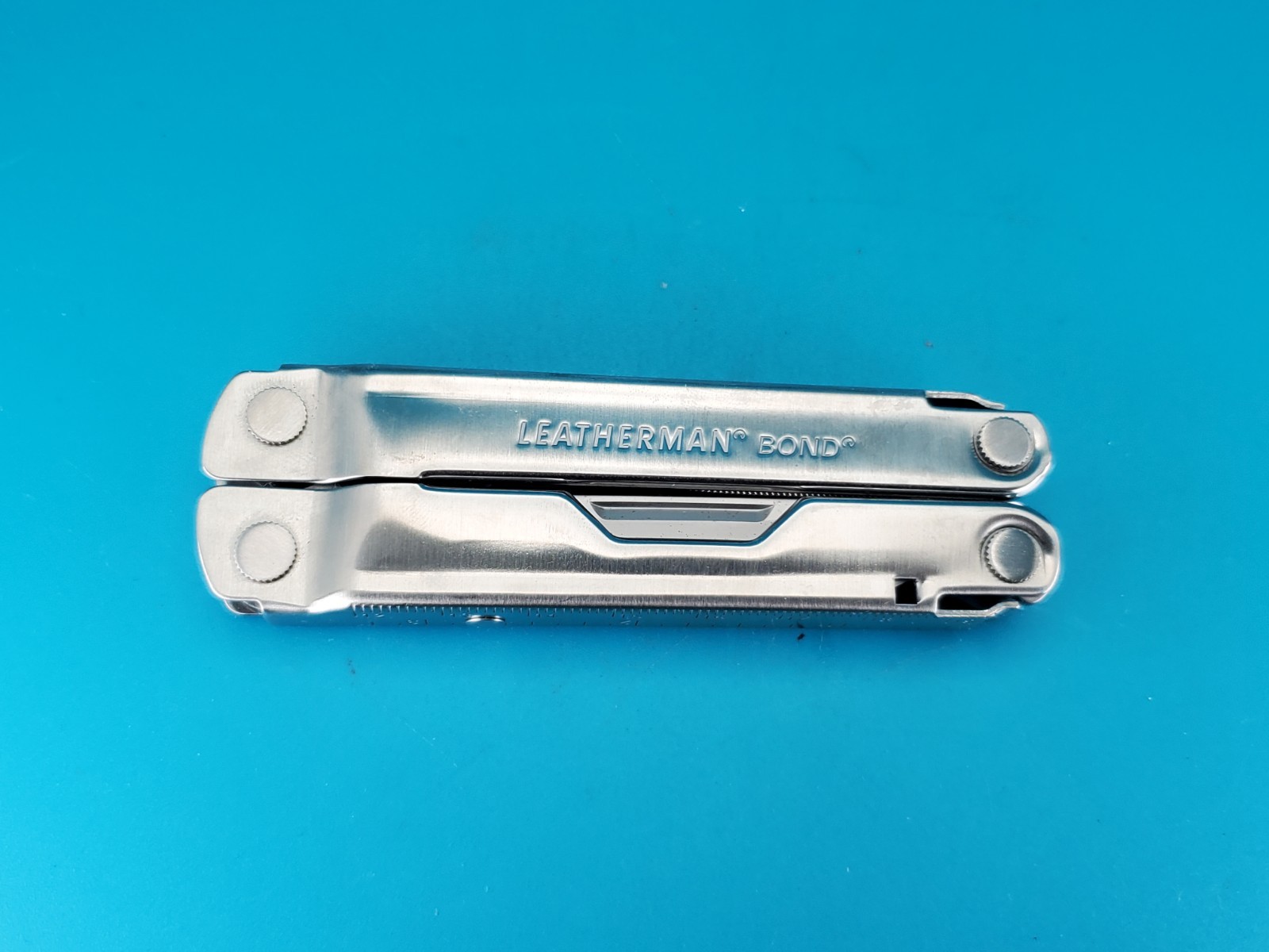 LEATHERMAN Bond Multitool, Stainless Steel Everyday Tool!