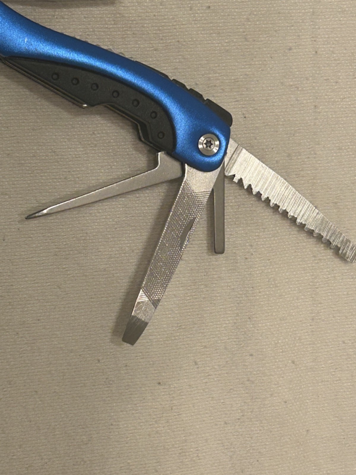 Quarrow Blue Multi-Tool 9 Tools Knife Pliers File Screwdrivers Leatherman
