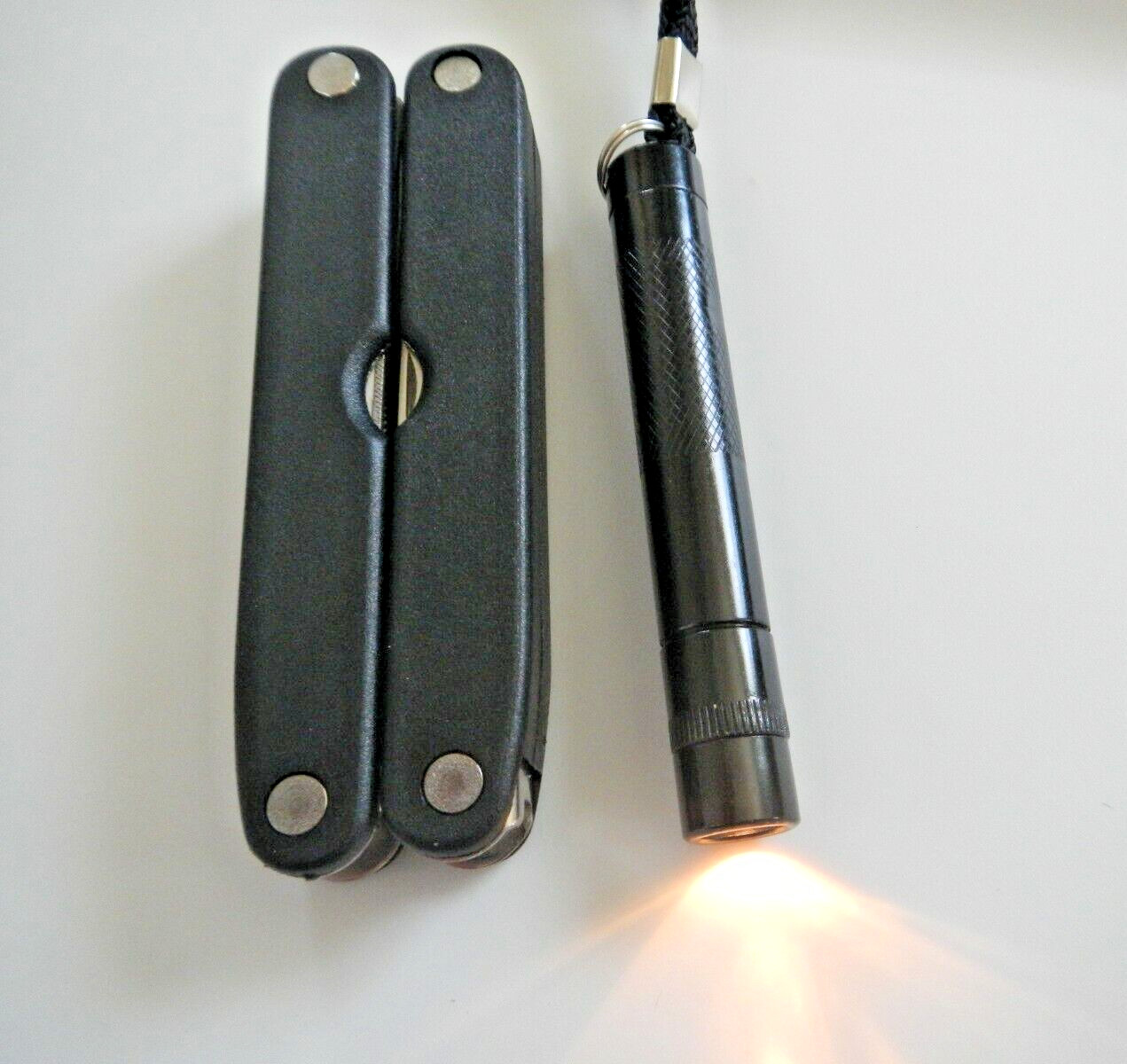 MULTI TOOL with FLASHLIGHT & CARRYING CASE – NEW – SEE PHOTOS FOR INFORMATION