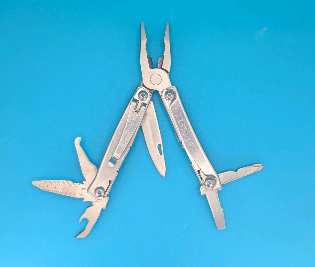 Leatherman Rev 3.8″ Multi-Tool, Stainless! USED