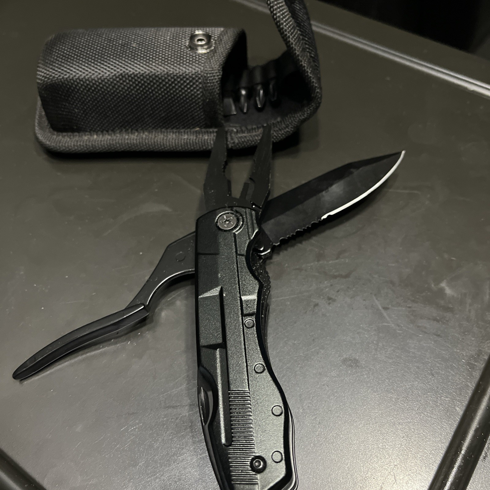 ONEAGE® 20-in-1 Multitool Knife w/ Screwdriver bits & Nylon Belt Shealth