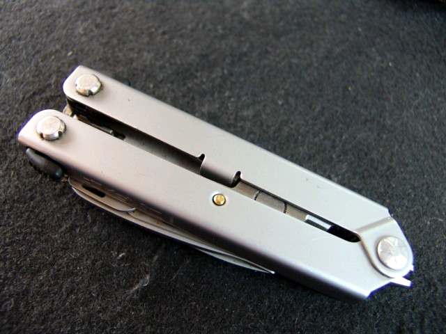 GERBER-RECOIL-AUTO PLIERS-RETIRED COLLECTIBLE-GERBER CASE-COLLECTORS EXCELLENT