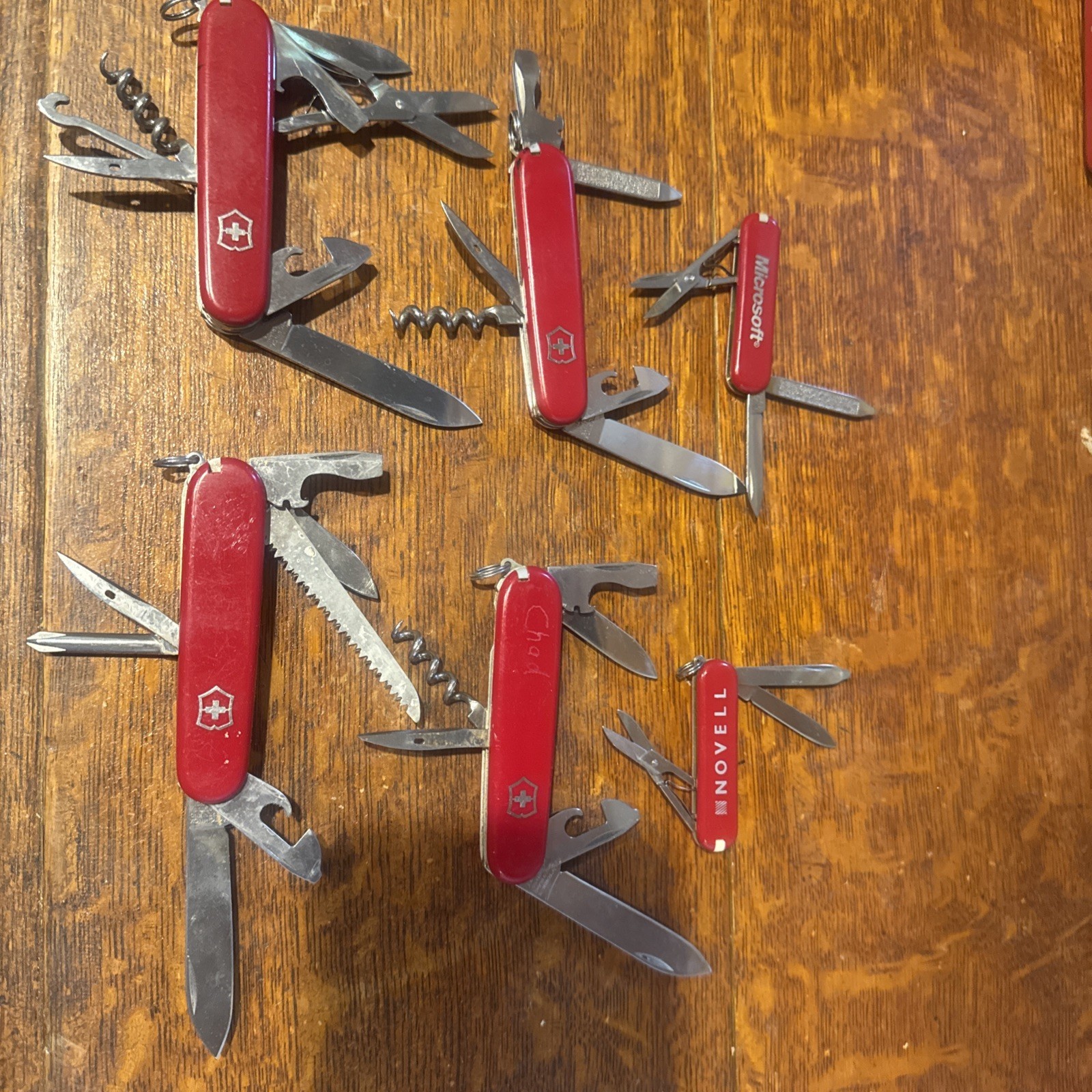 Victorinox Swiss Army Knives And Scissors Microsoft, Novell Collectors Lot