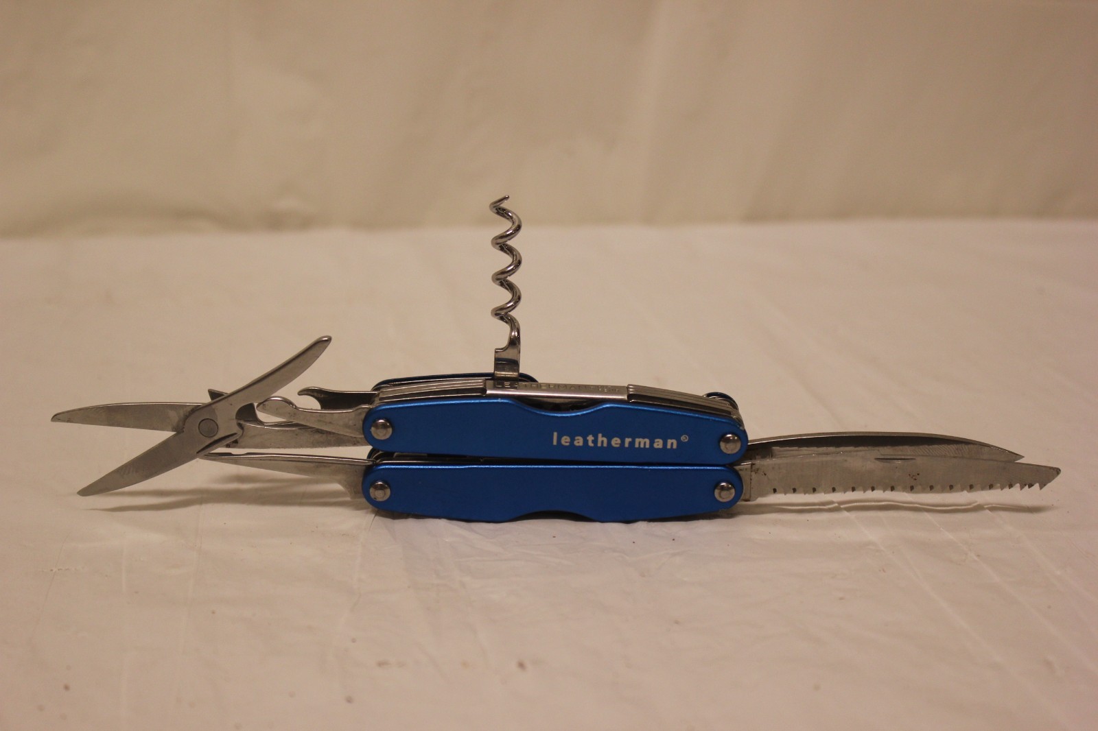Leatherman Juice CS4 Blue Retired Multi Tool Pliers Knife Great Condition J11