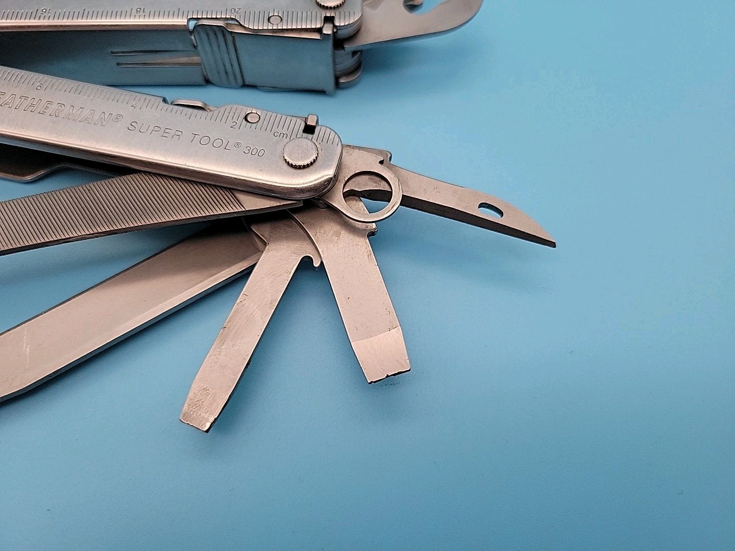 Leatherman Super Tool 300 Multi-Tool – Dated 1011 – Pliers, Knife, Saw, File