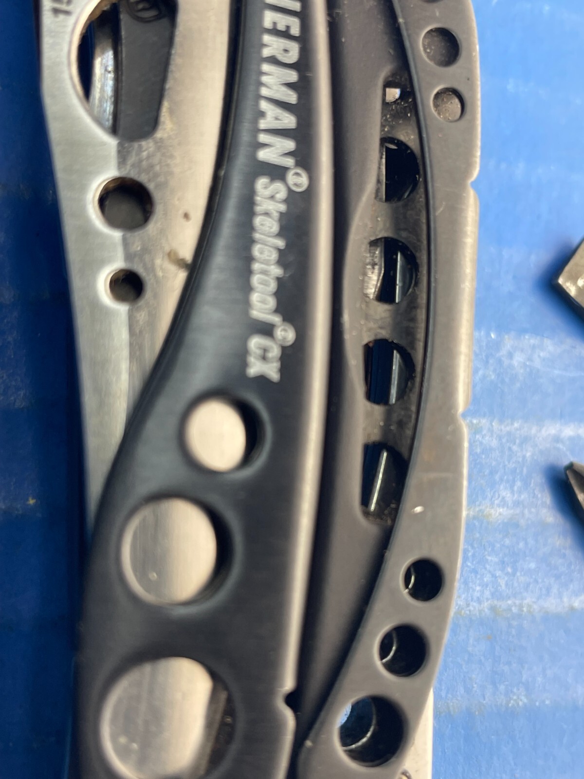 Leatherman Skeletool CX Multi-Tool Pliers Knife Bit Driver