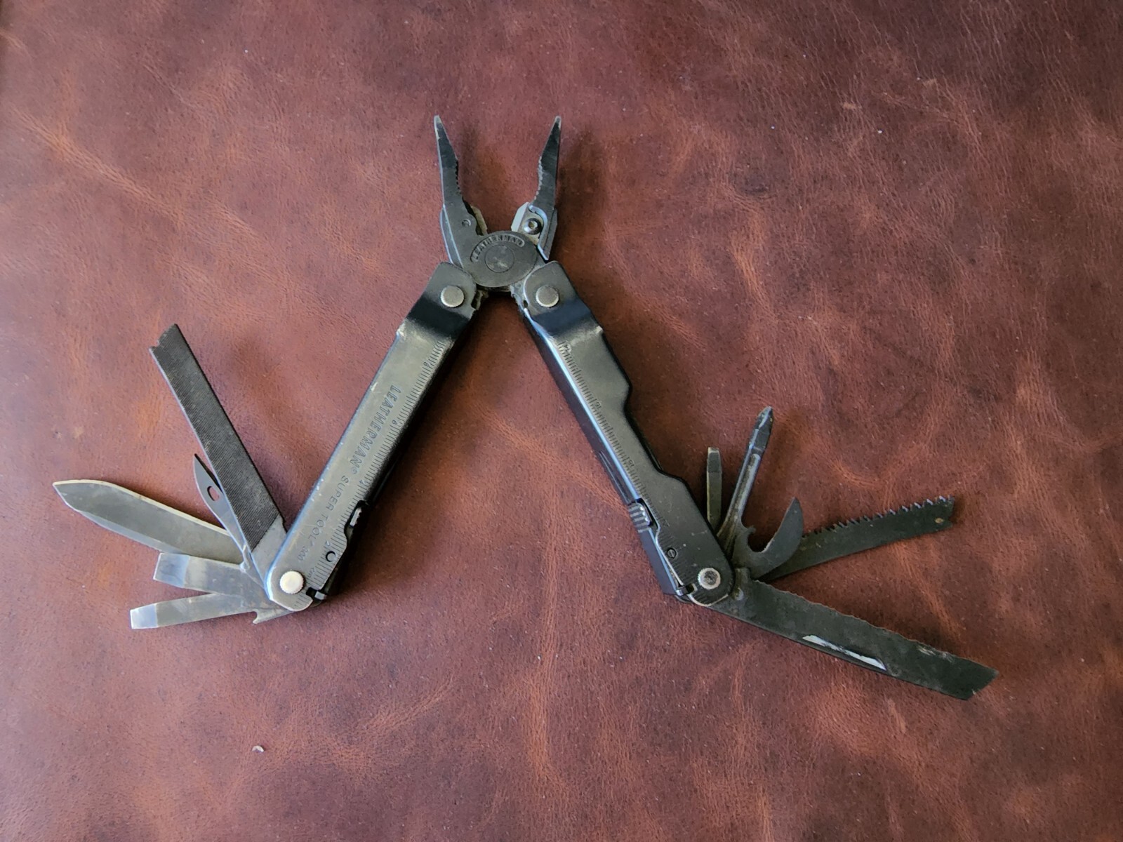 One Leatherman Super Tool 300 TSA Good Condition