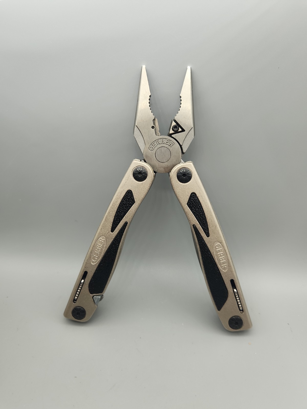 Gerber MP700 Urban Legend Multi-plier