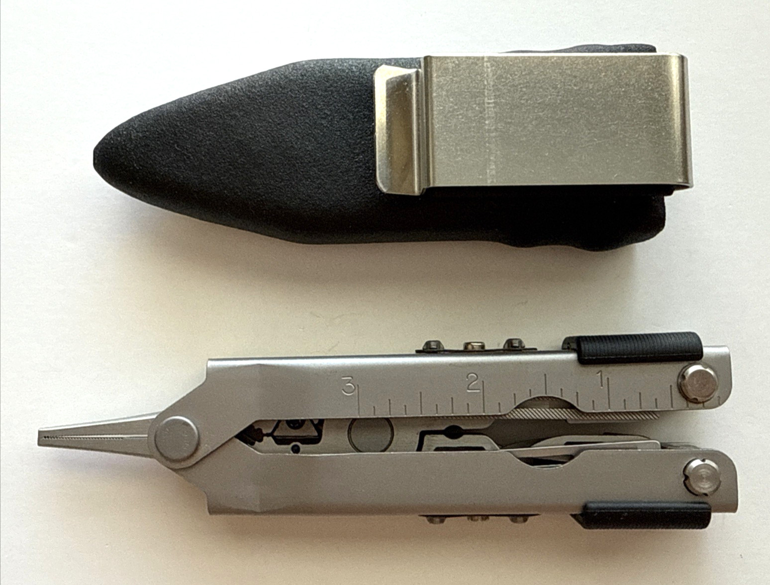 Gerber Fisherman MP600 Multi-Tool With Original Hard Sheath USA