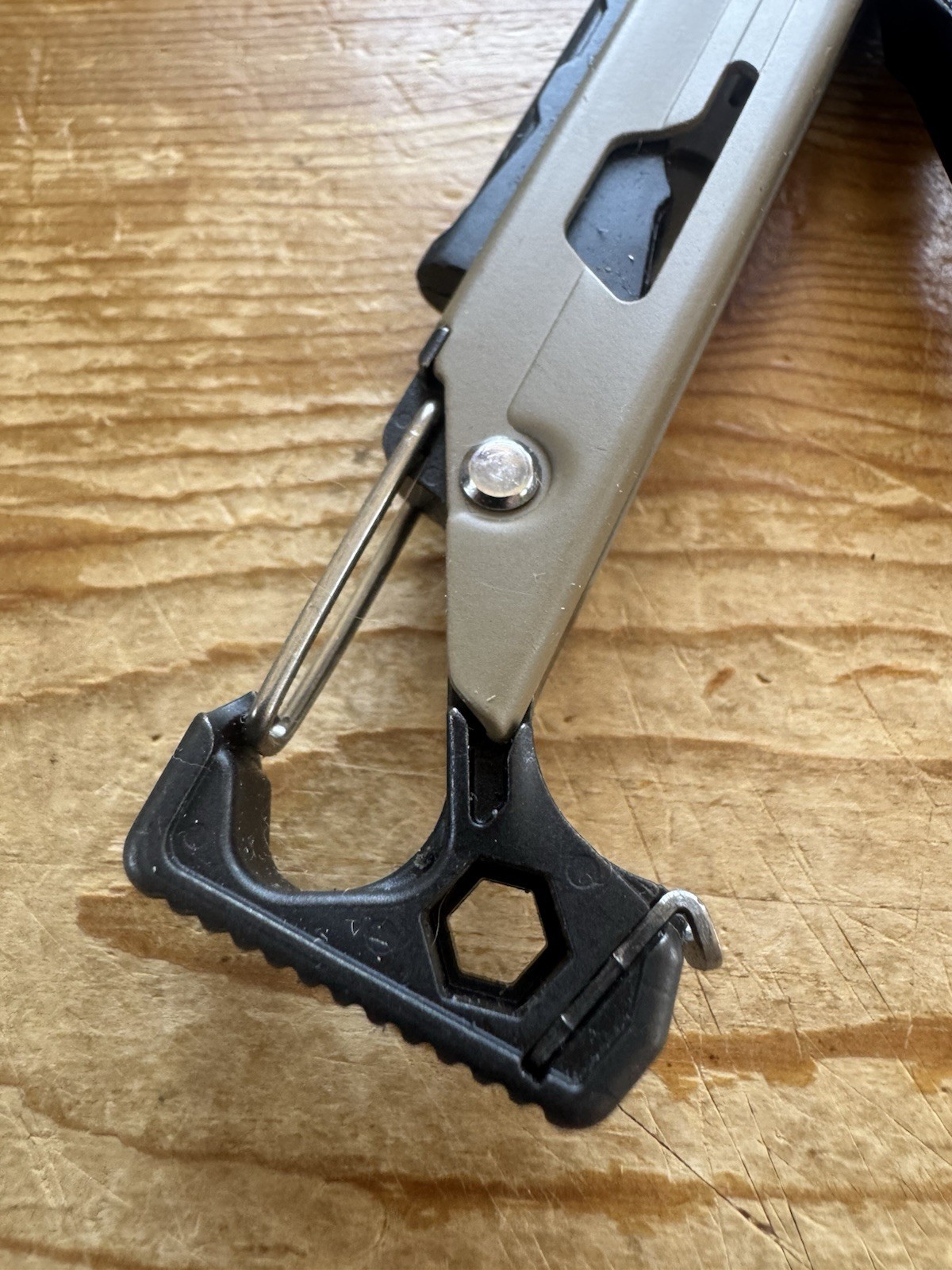 Leatherman Signal Multitool Coyote Tan Black Oxide Survival Knife – Engraved